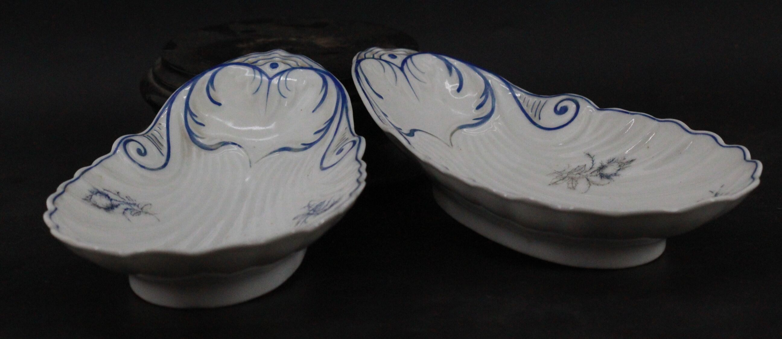 Lot de 2 anciennes coupelles