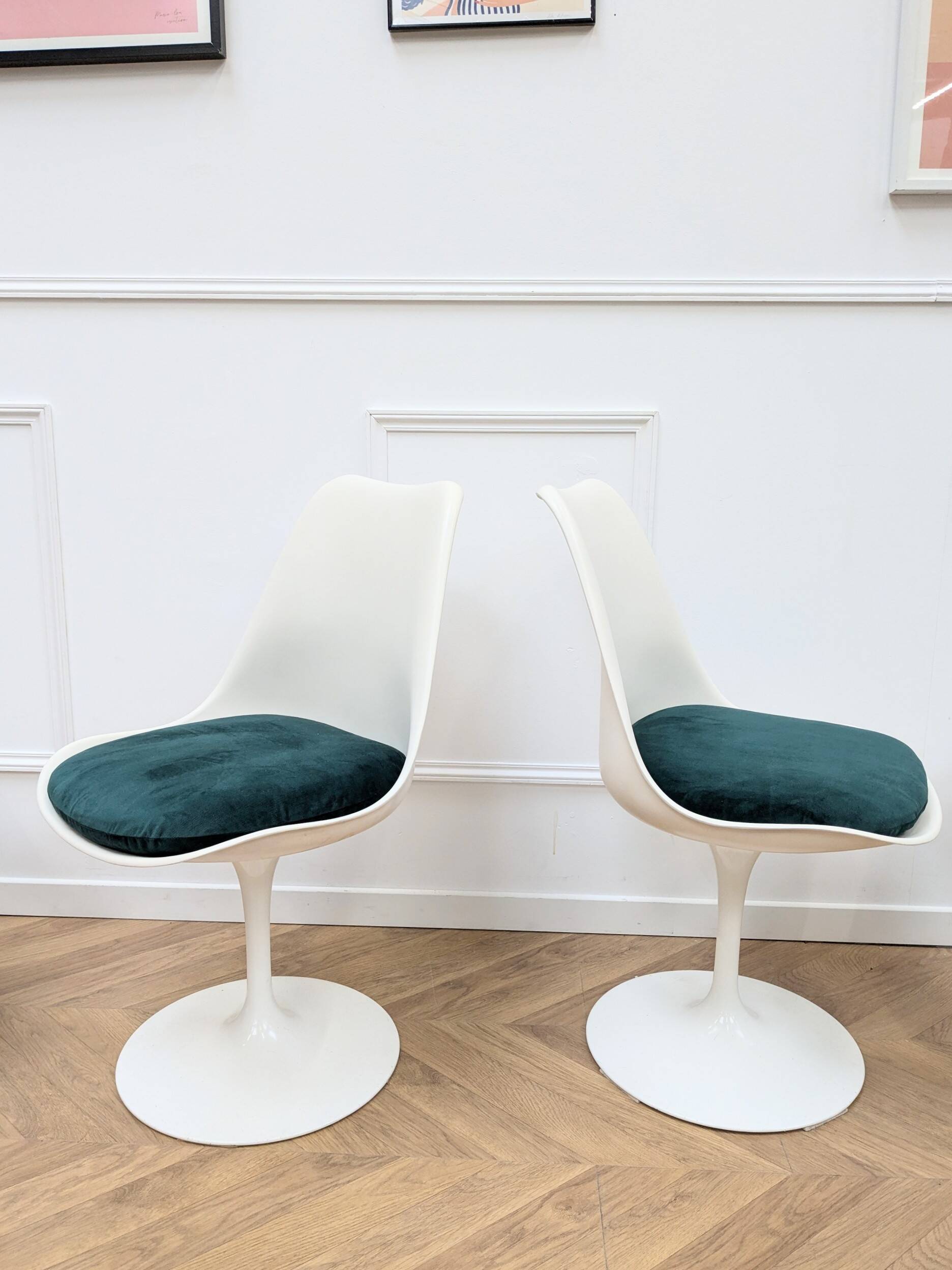 Tulip Chairs by Eero Saarinen
