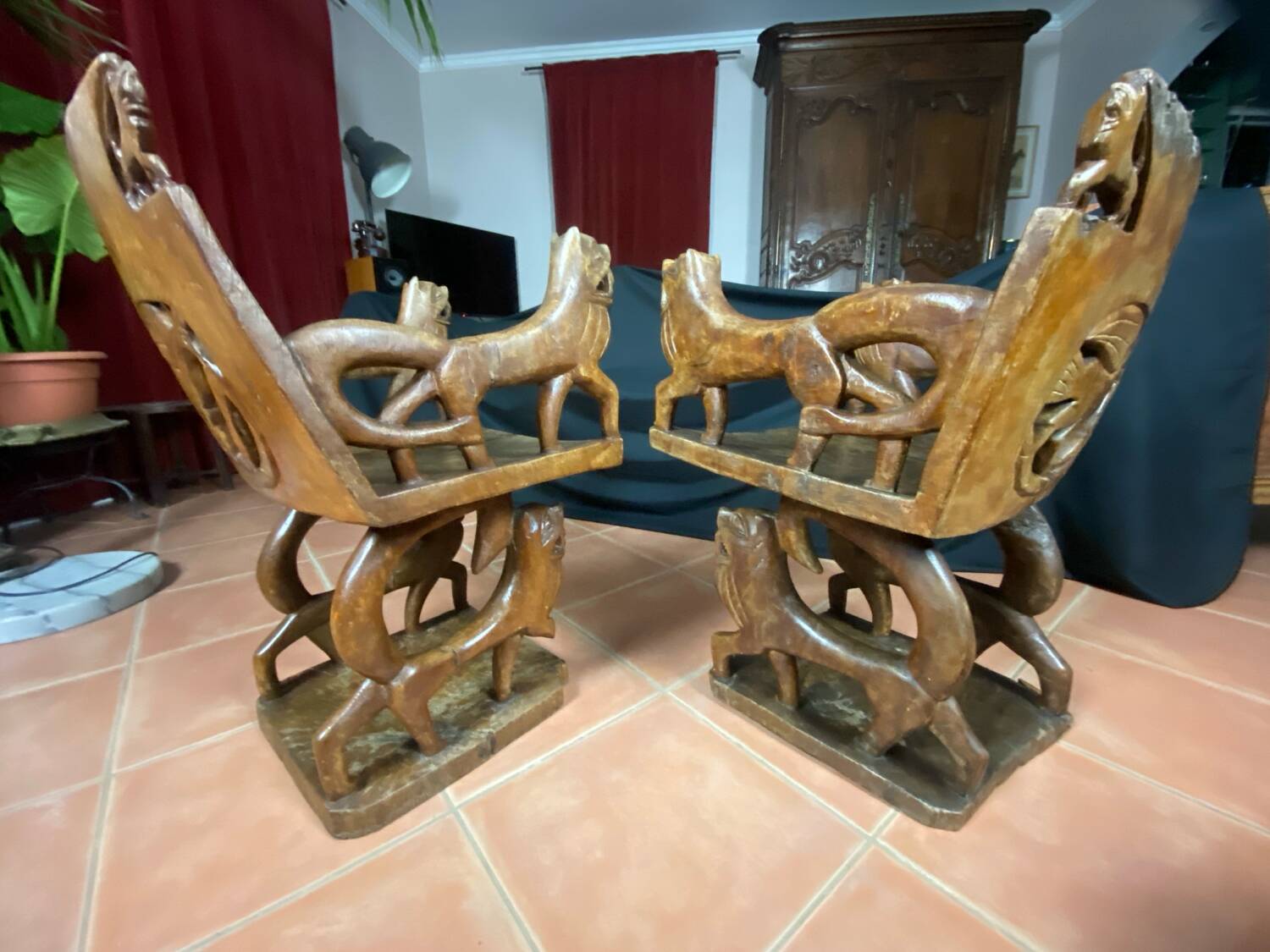 African tribal ensemble of 4 pieces of furniture for dignitaries of the Kingdom of Dahomey, Benin.
