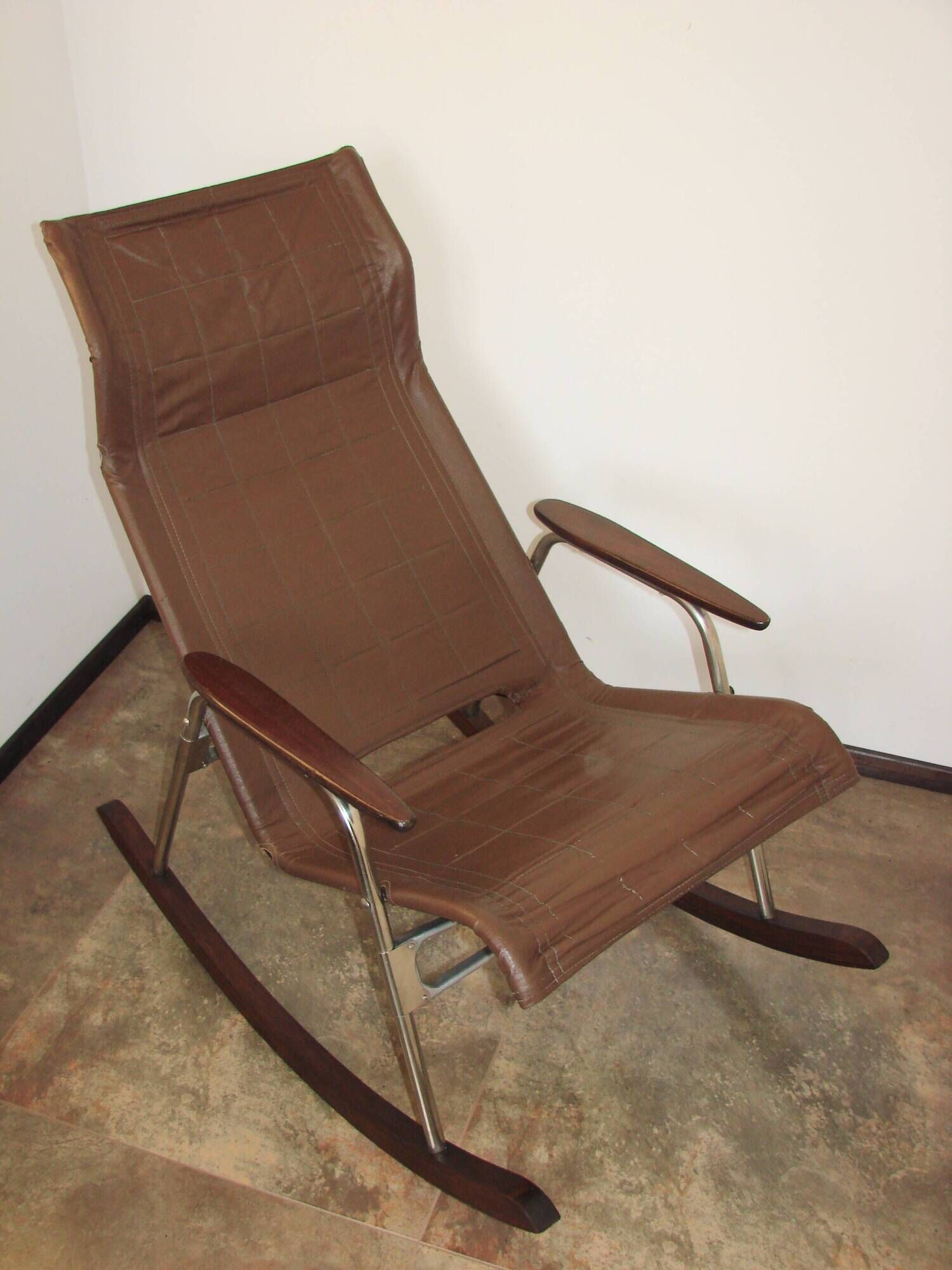 Folding rocking chair designed by Takeshi Nii, 1950s.