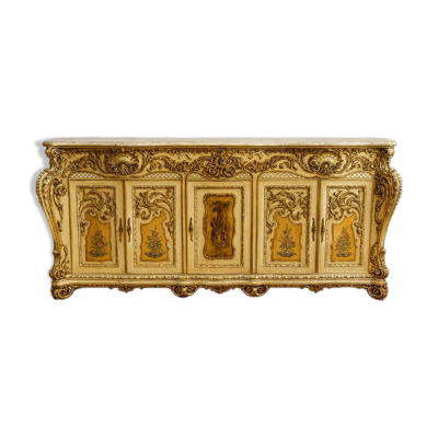 Buffet en enfilade de forme galbée Louis XV vénitien en bois laqué, peint et doré