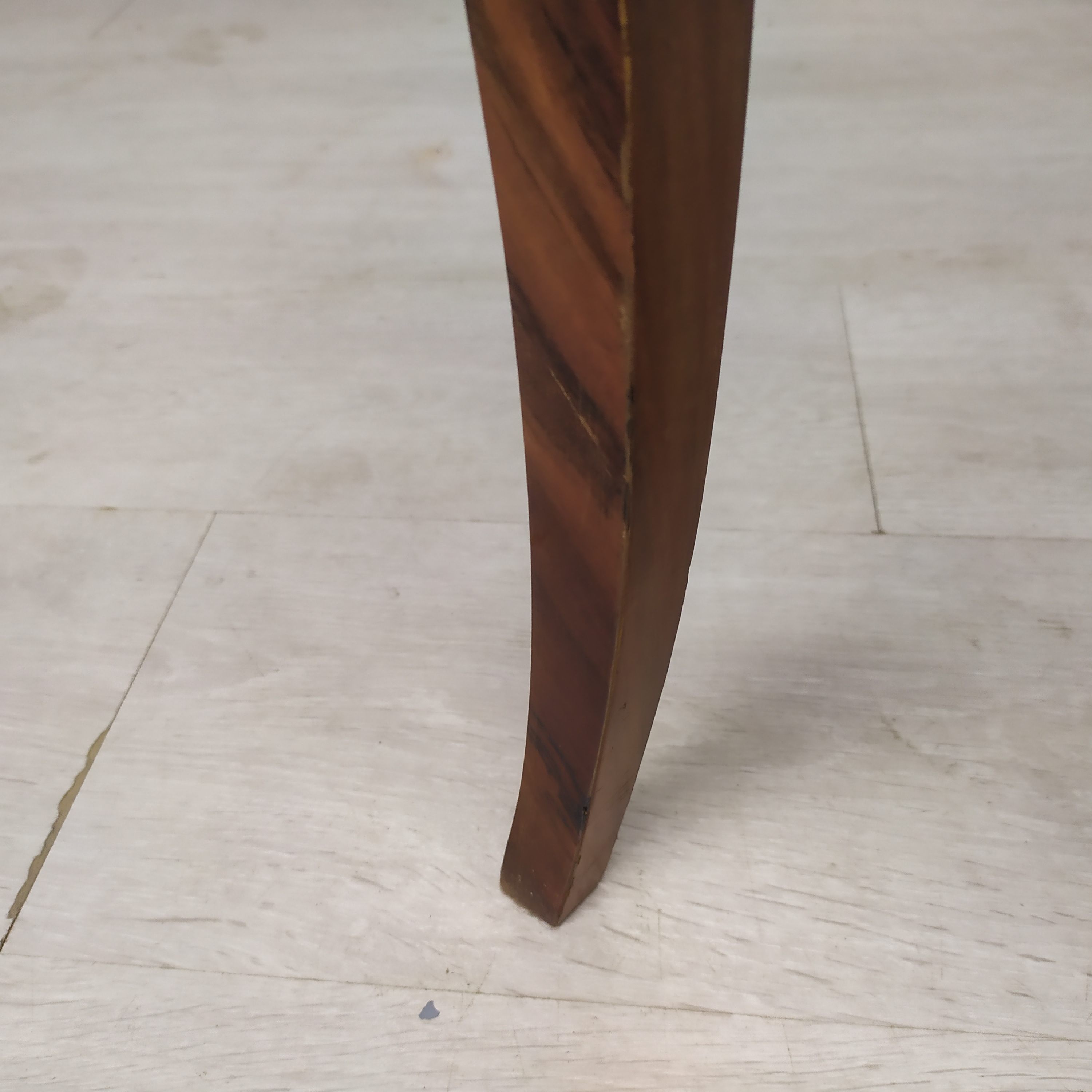 Louis XV curved jumping chest of drawers