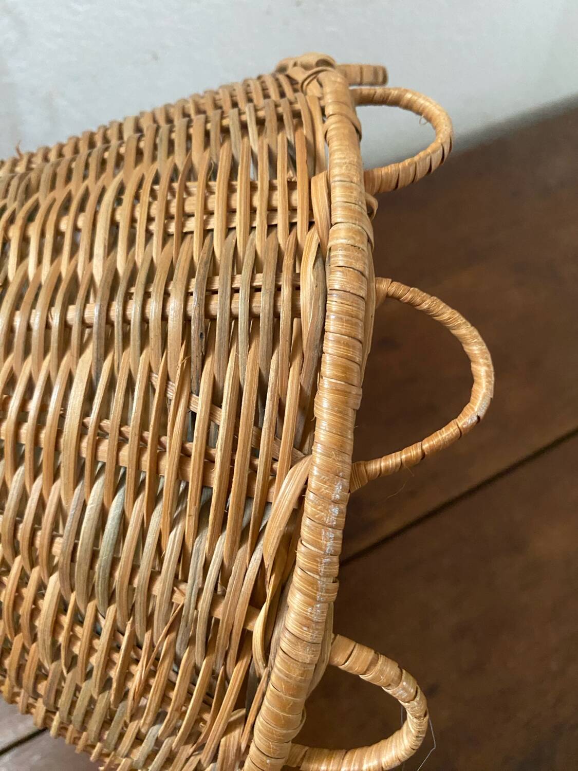 Corbeille osier vintage .