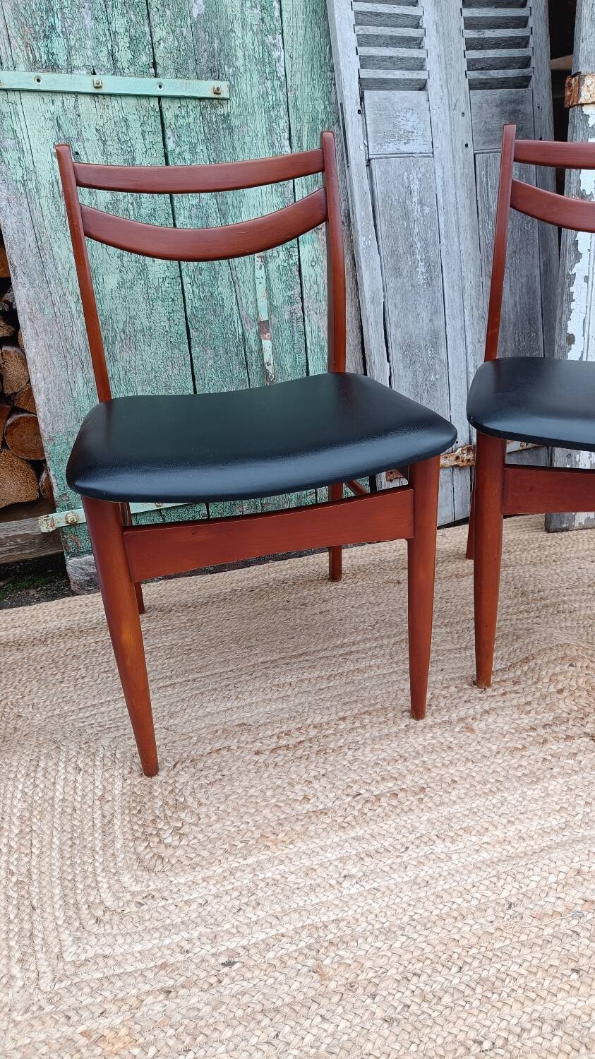 Scandinavian chairs, compass foot, skai