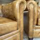 Fauteuils Chesterfield cuir marron vieilli - Style anglais chic, TBE