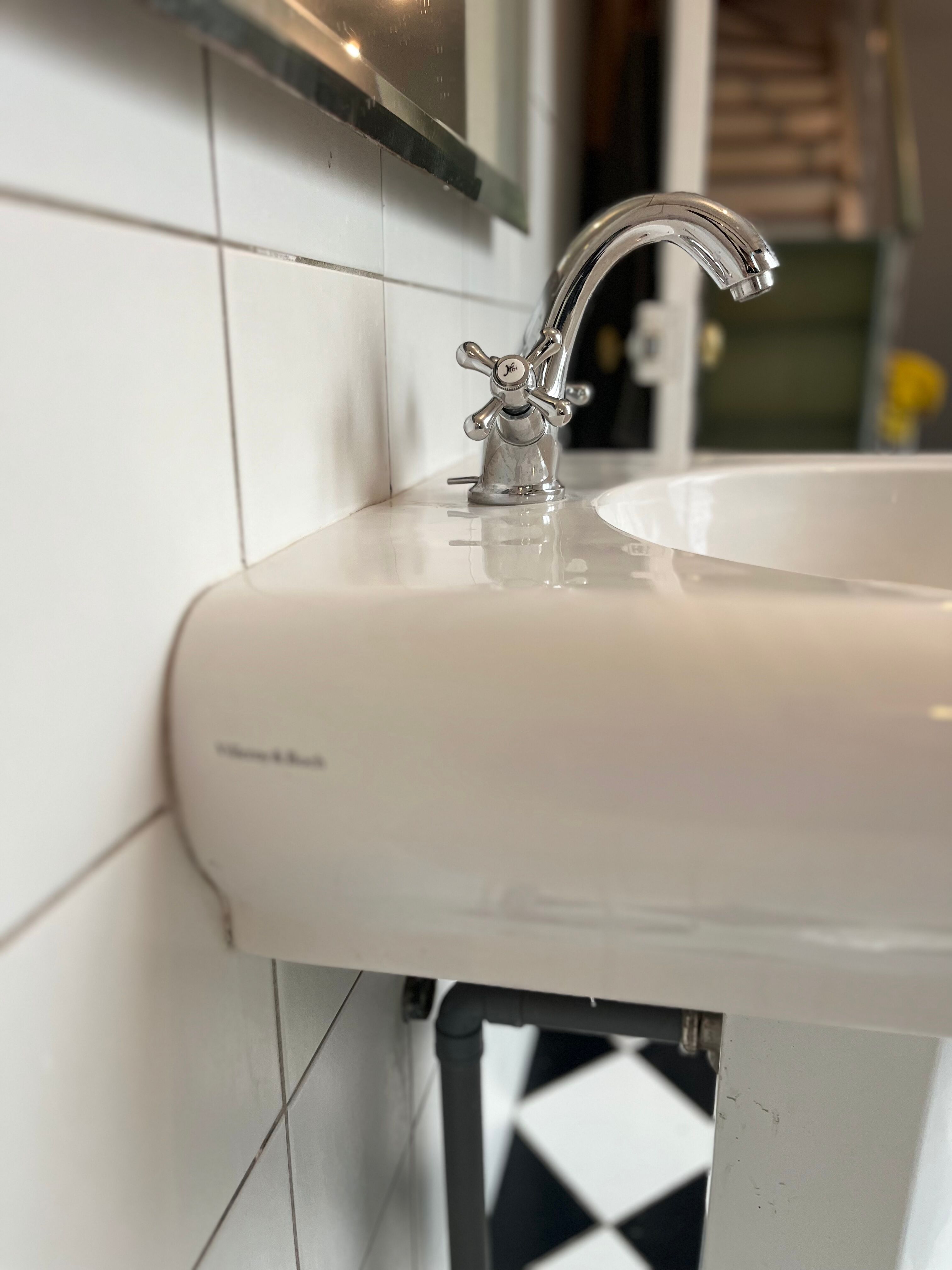 Villeroy & Boch washbasin