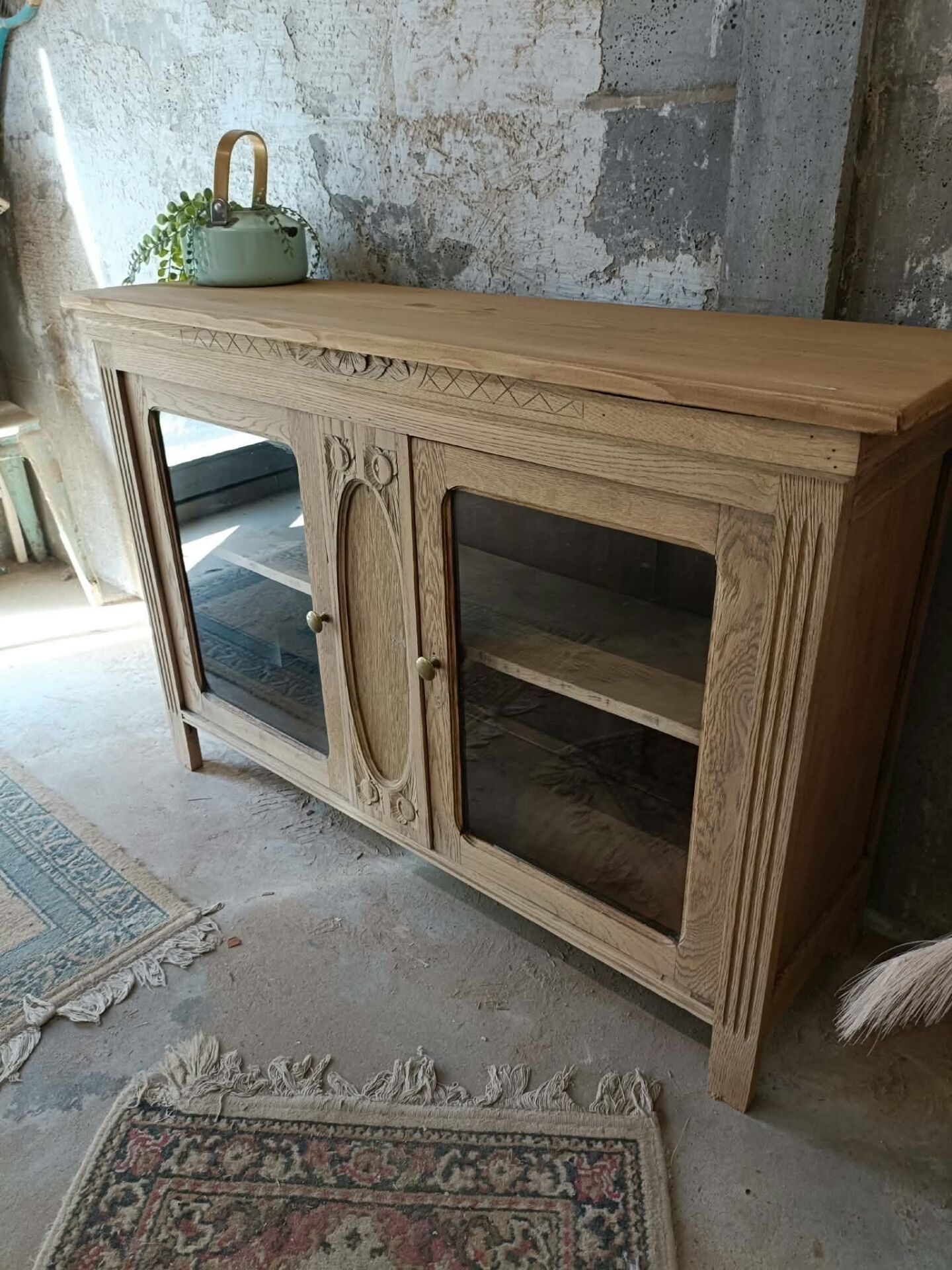 Display cabinet