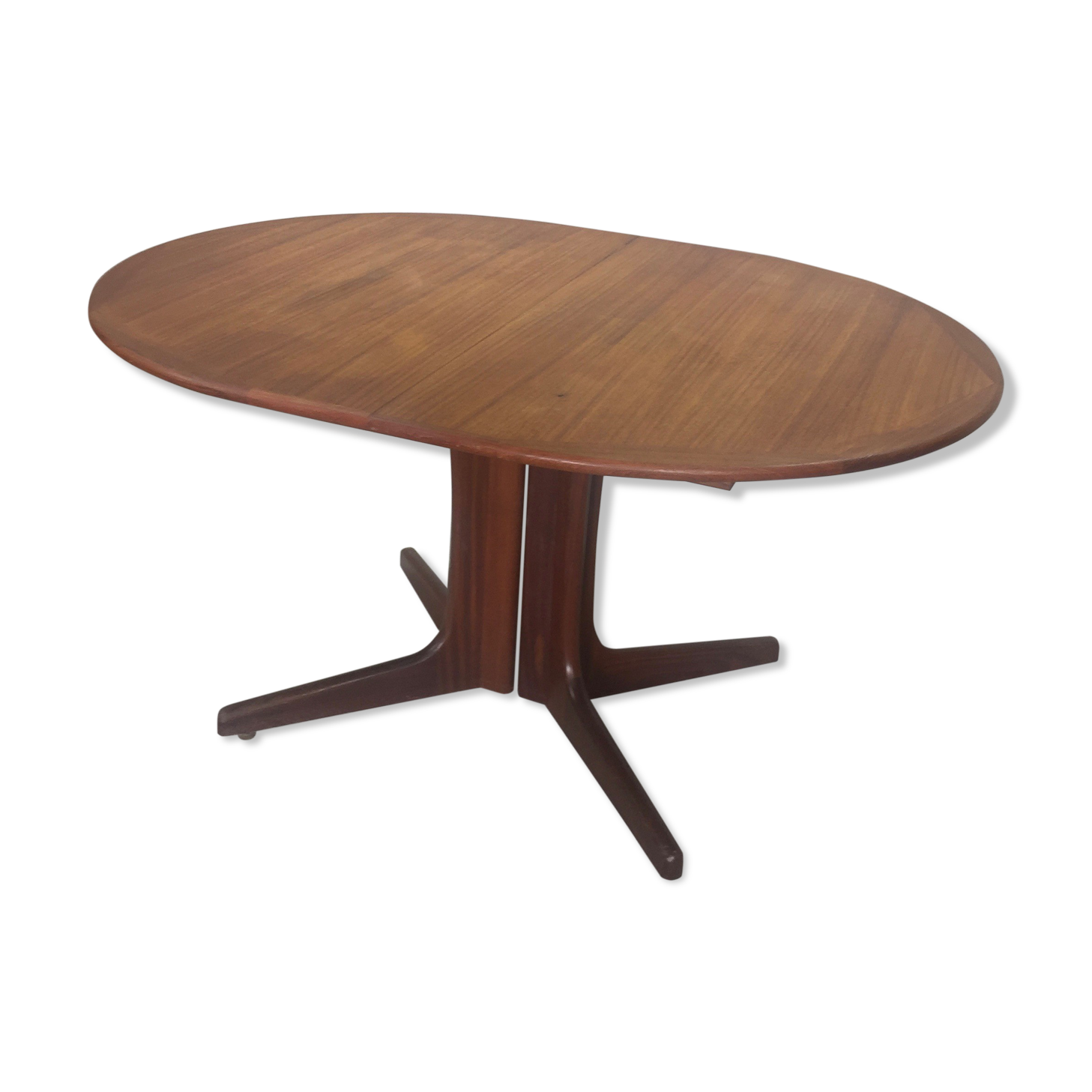 Scandinavian oval table in teak from the 1970s