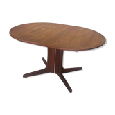 Scandinavian oval table in teak from the 1970s
