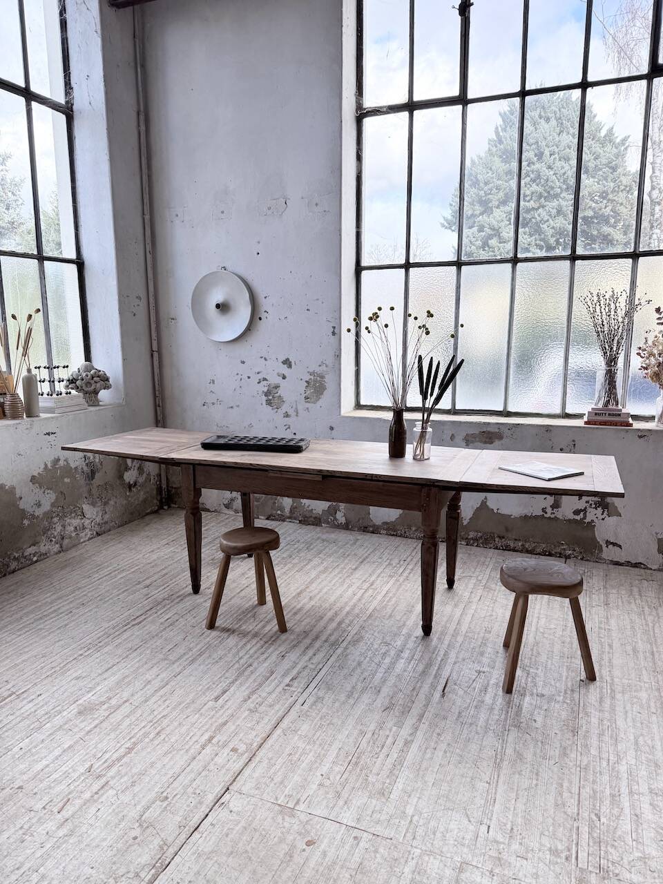Solid oak farmhouse table with integrated extensions 1950