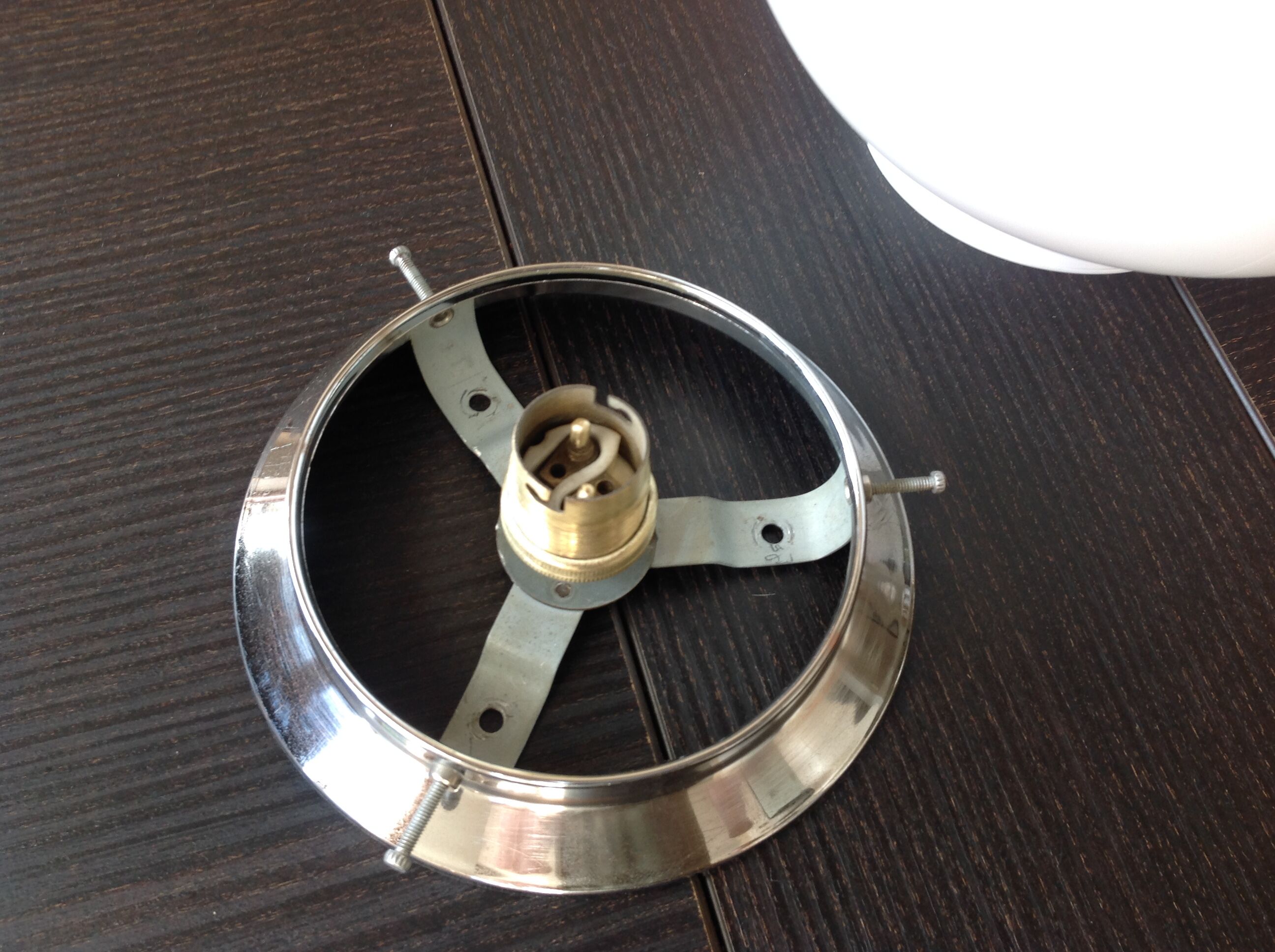 Globe ceilling lamp in white 60