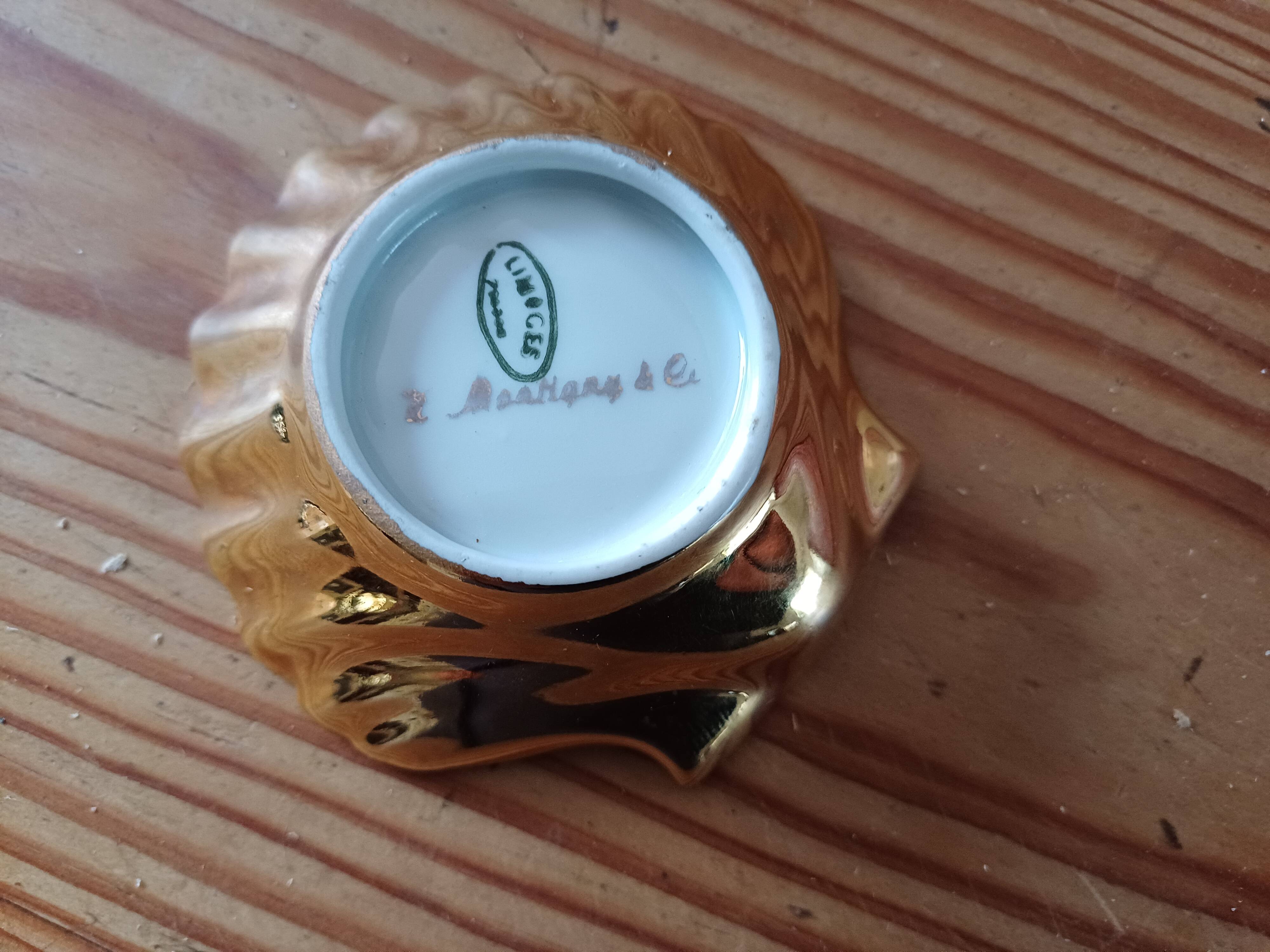 Salt and Pepper Shakers in Limoges Porcelain R.Montigny