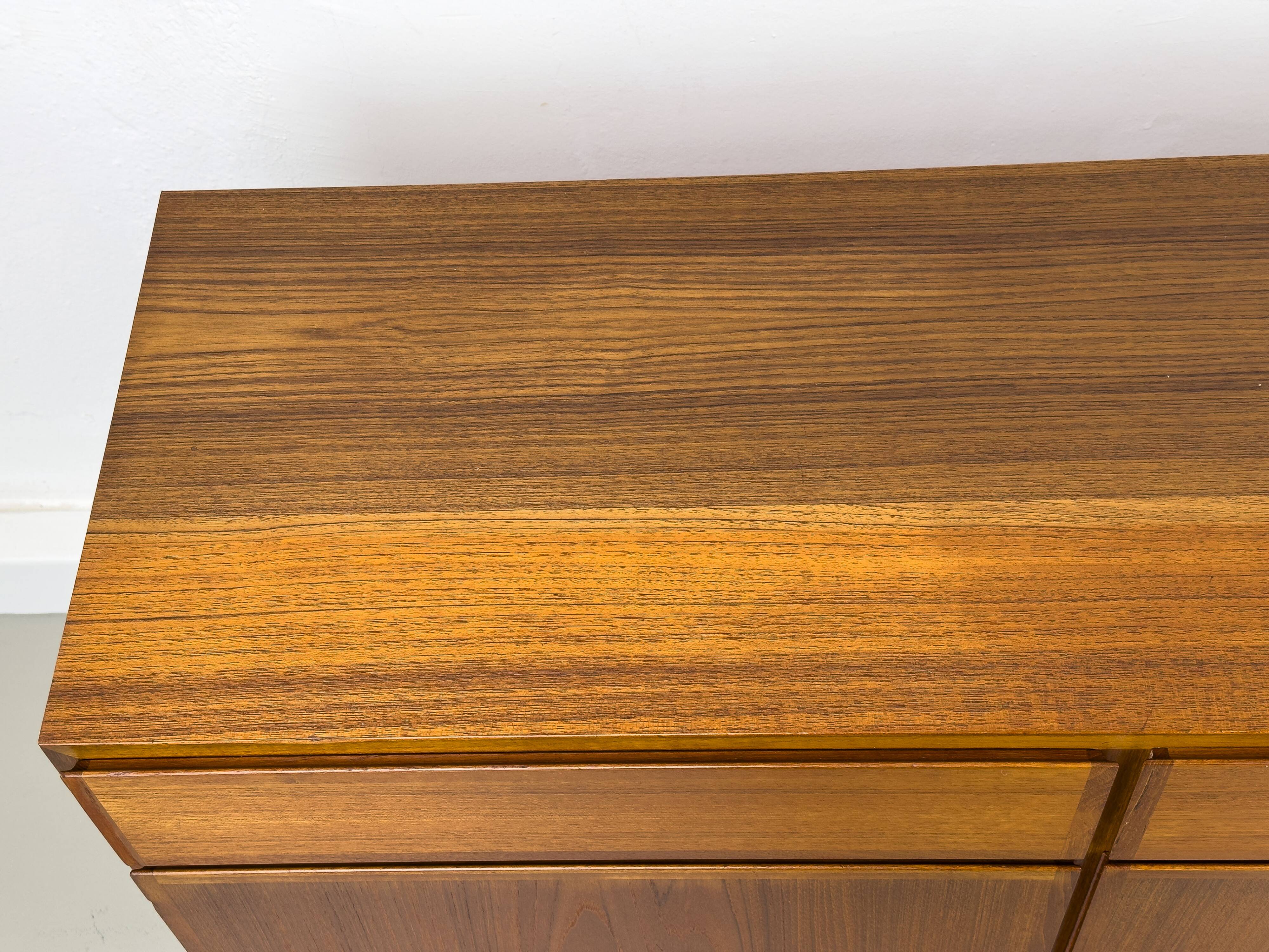 Buffet danois en teck avec tiroirs d'Omann Jun, 1970s