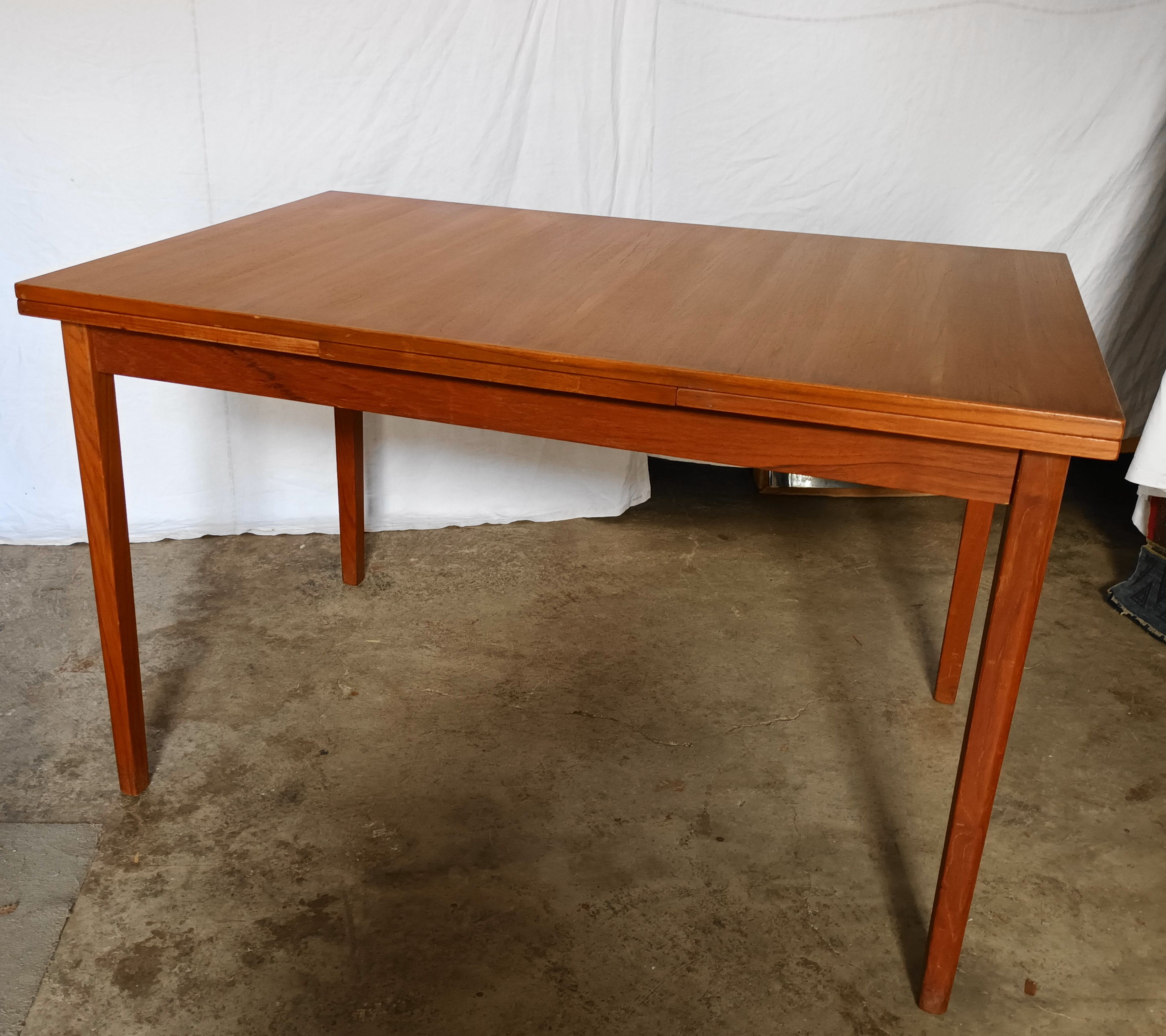 Scandinavian teak extension table from the 60s