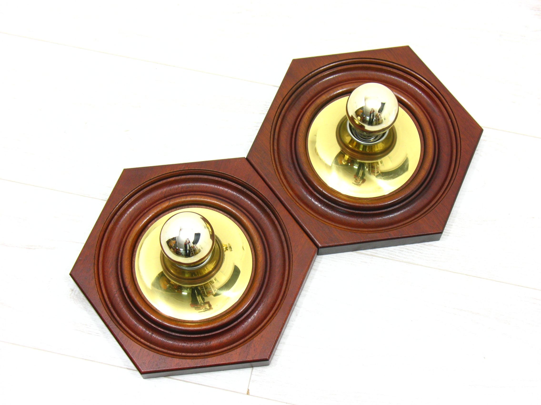 2 appliques hexagonales en bois et laiton, 1970 / 80