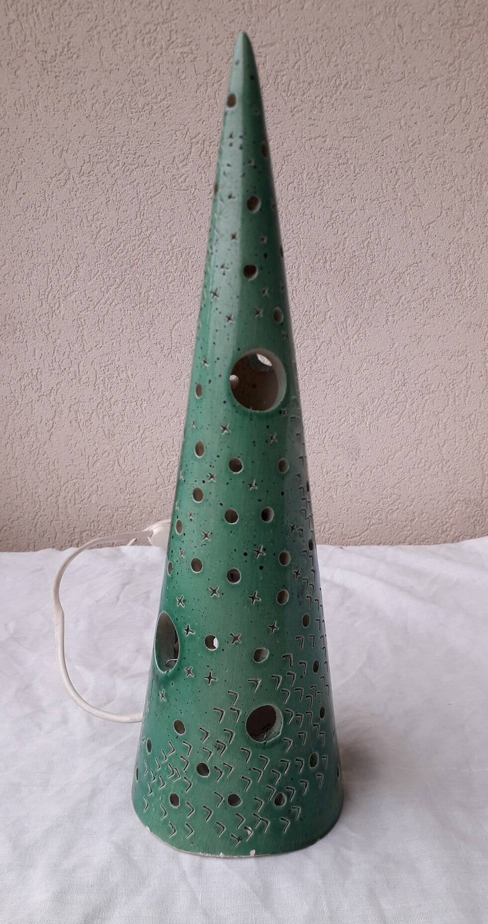 Green ceramic lamp
