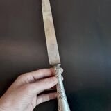 Nécessaire à gigot en métal argenté de style Rocaille