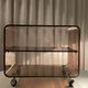 Chariot de service vintage en lucite fumé marron – Attribué à Michel Dum