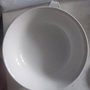 Plat de service de Gien avec une décoration ferroviaire