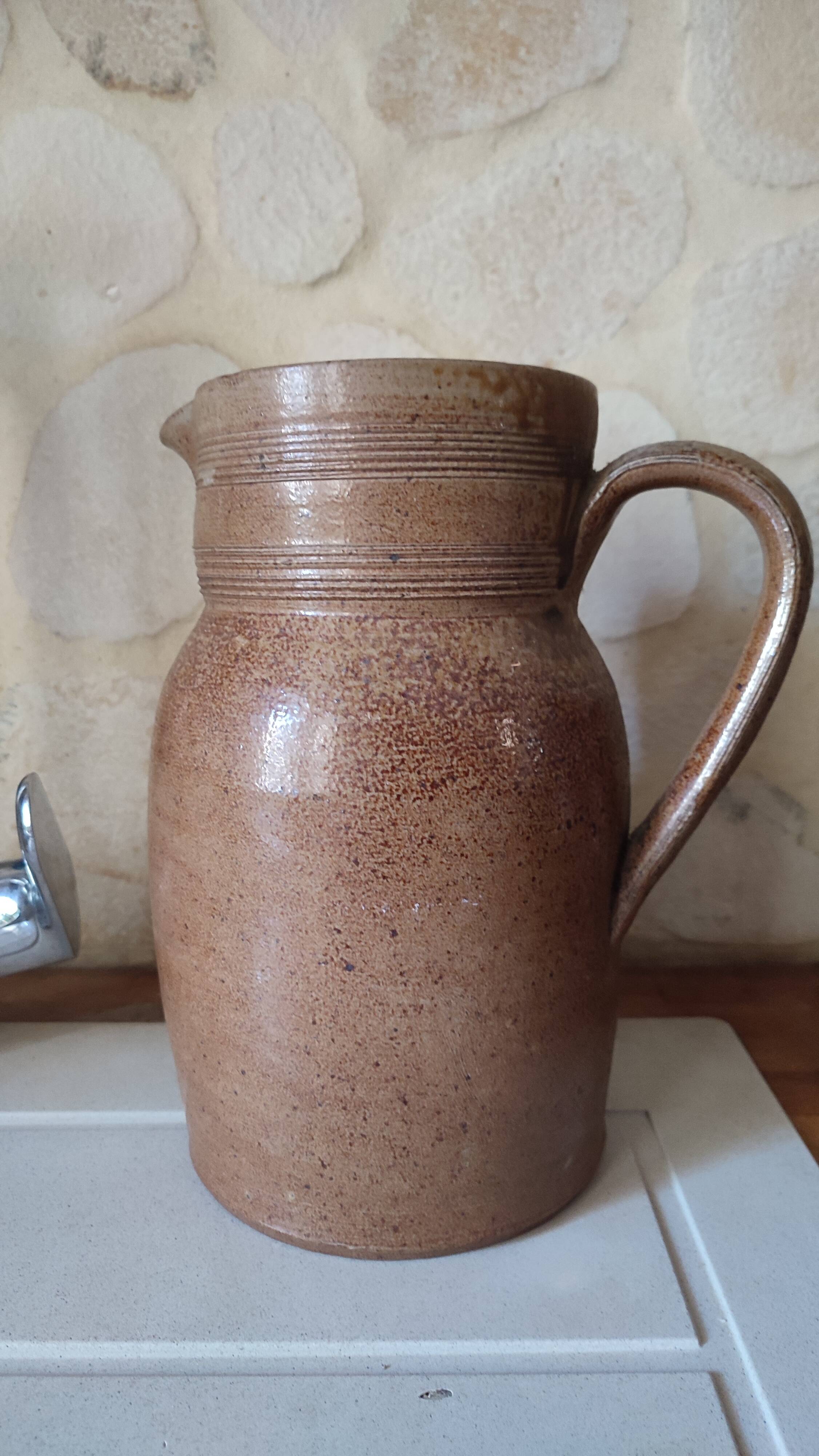 3 liter stoneware pitcher