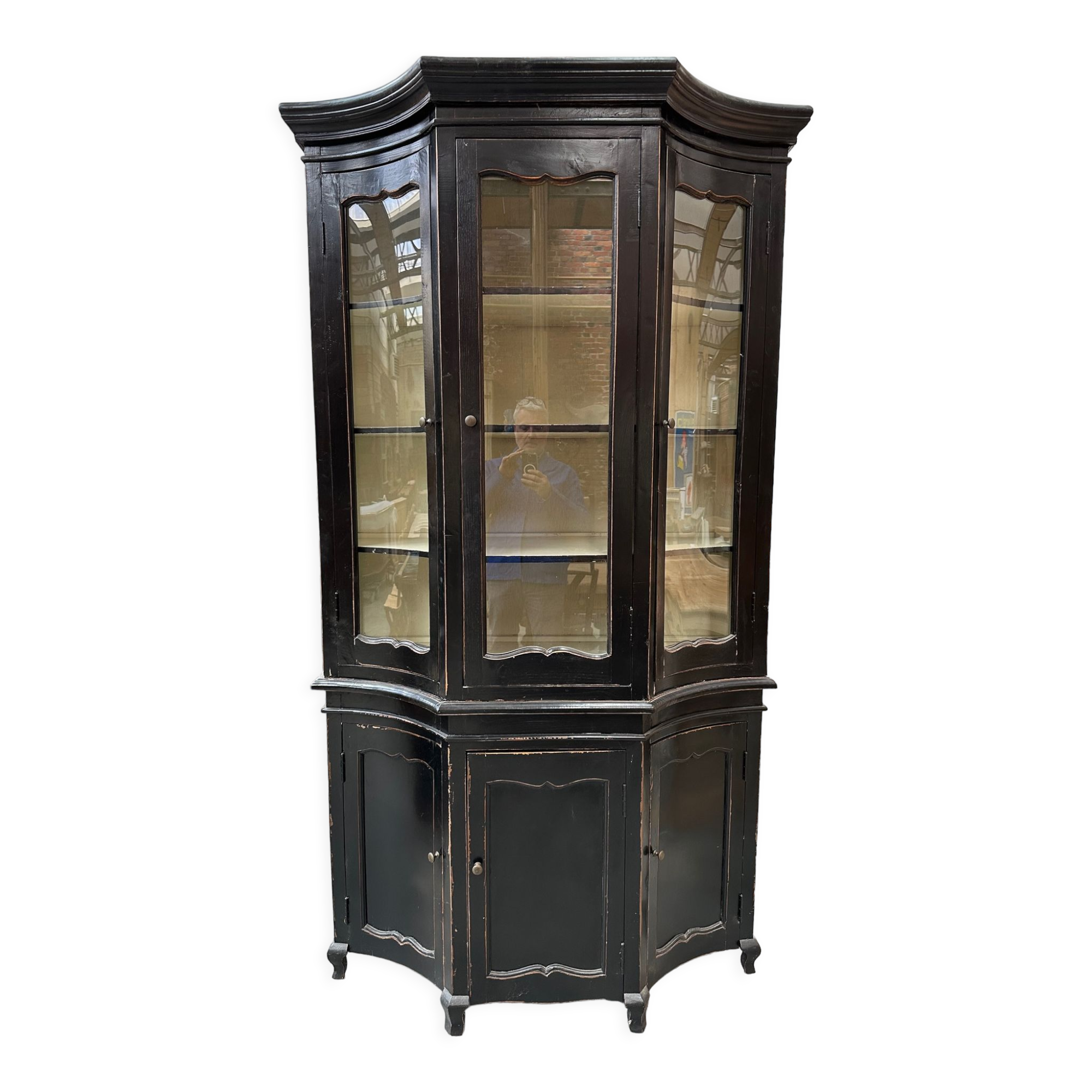 Patinated showcase 60s