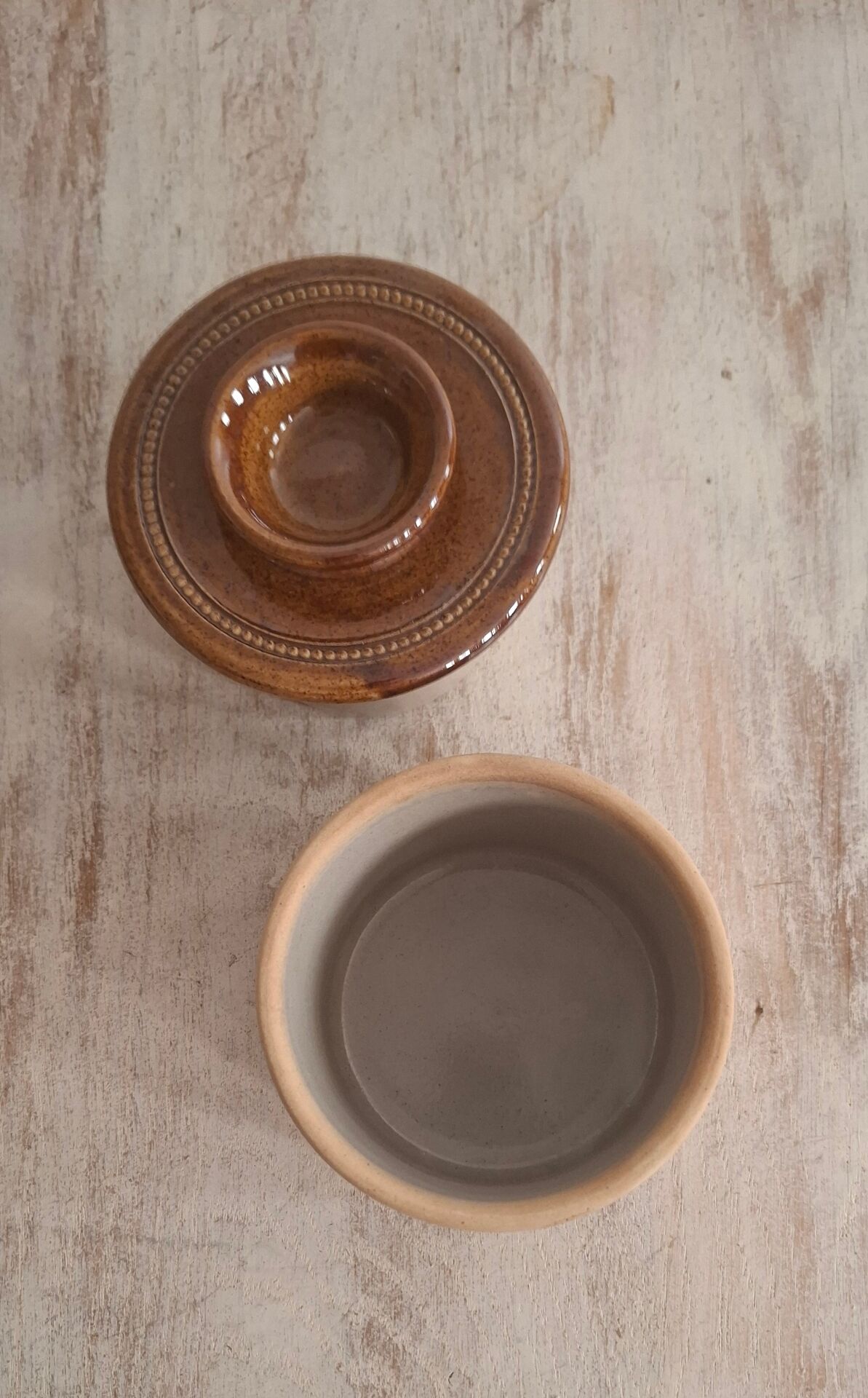 Water butter dish in stoneware
