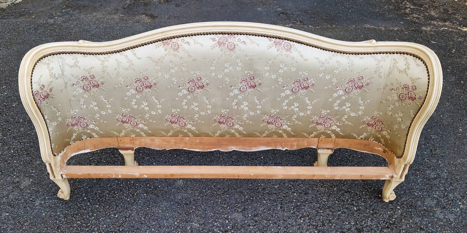 Basket headboard