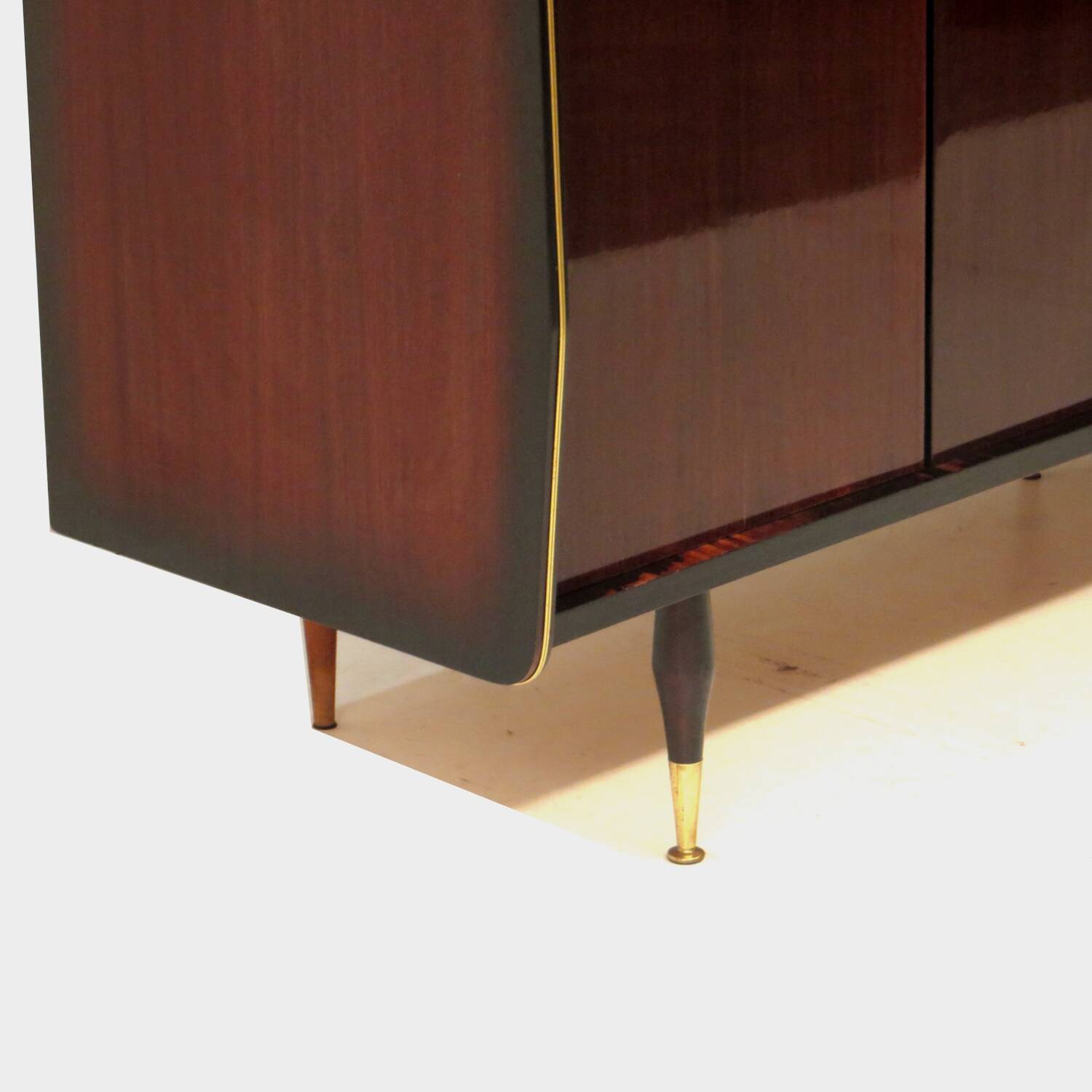 Grand armoire vintage en teck à 5 portes avec miroir, années 1960.