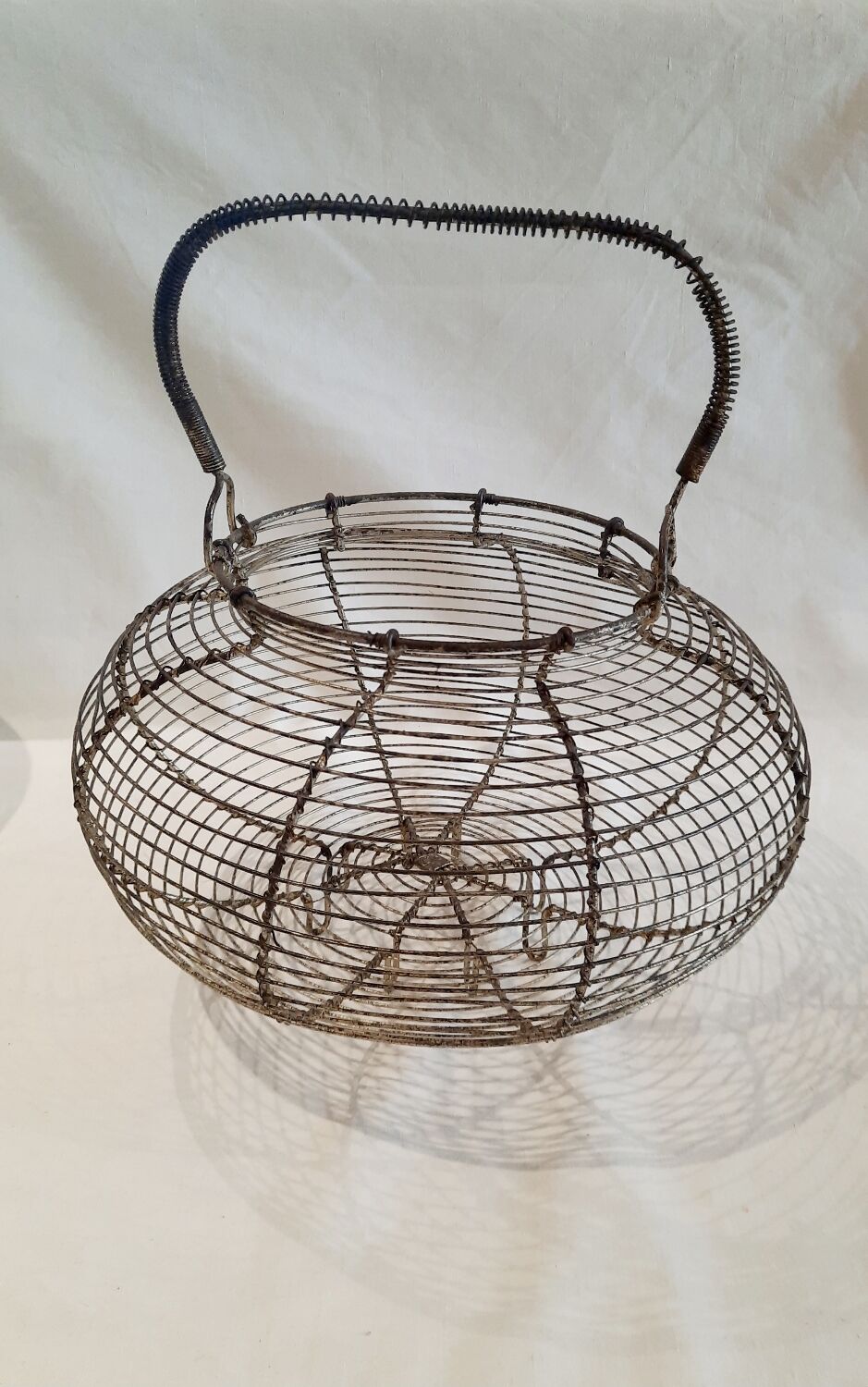 Vintage salad basket