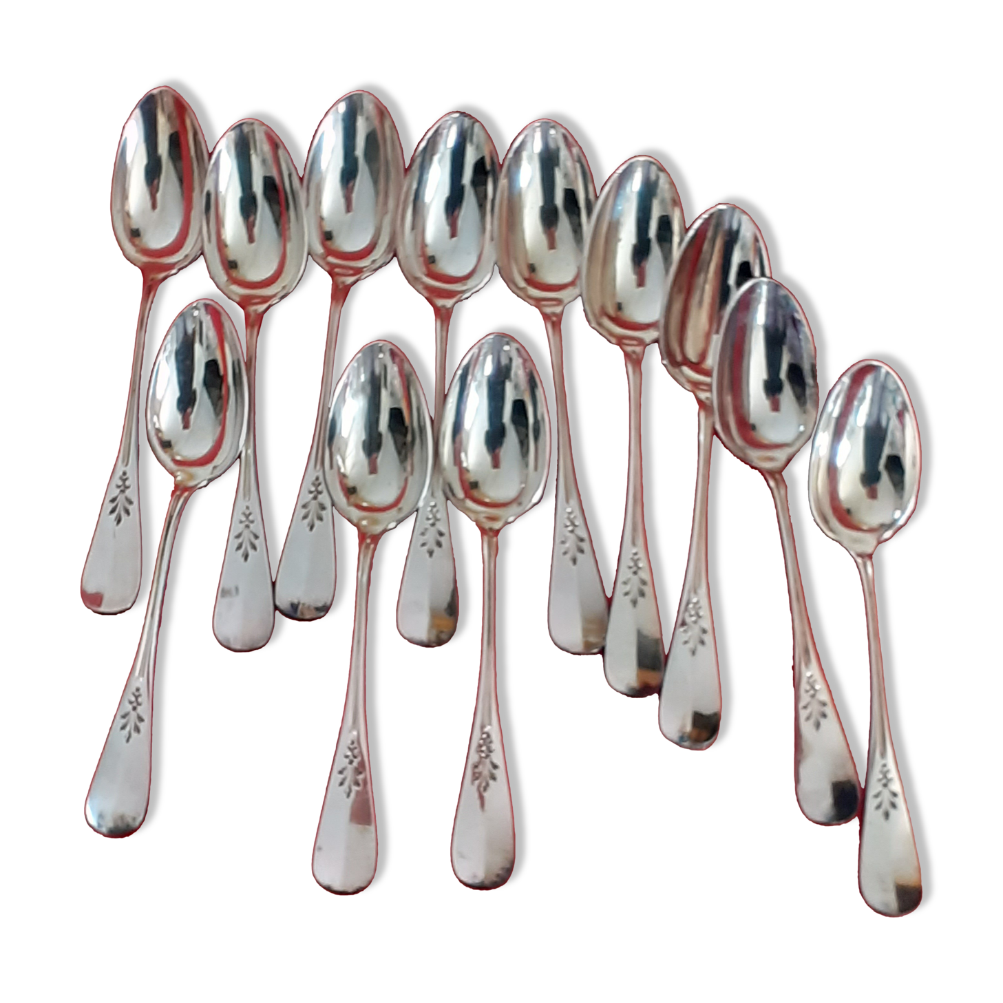 12 petites cuillières en métal argenté