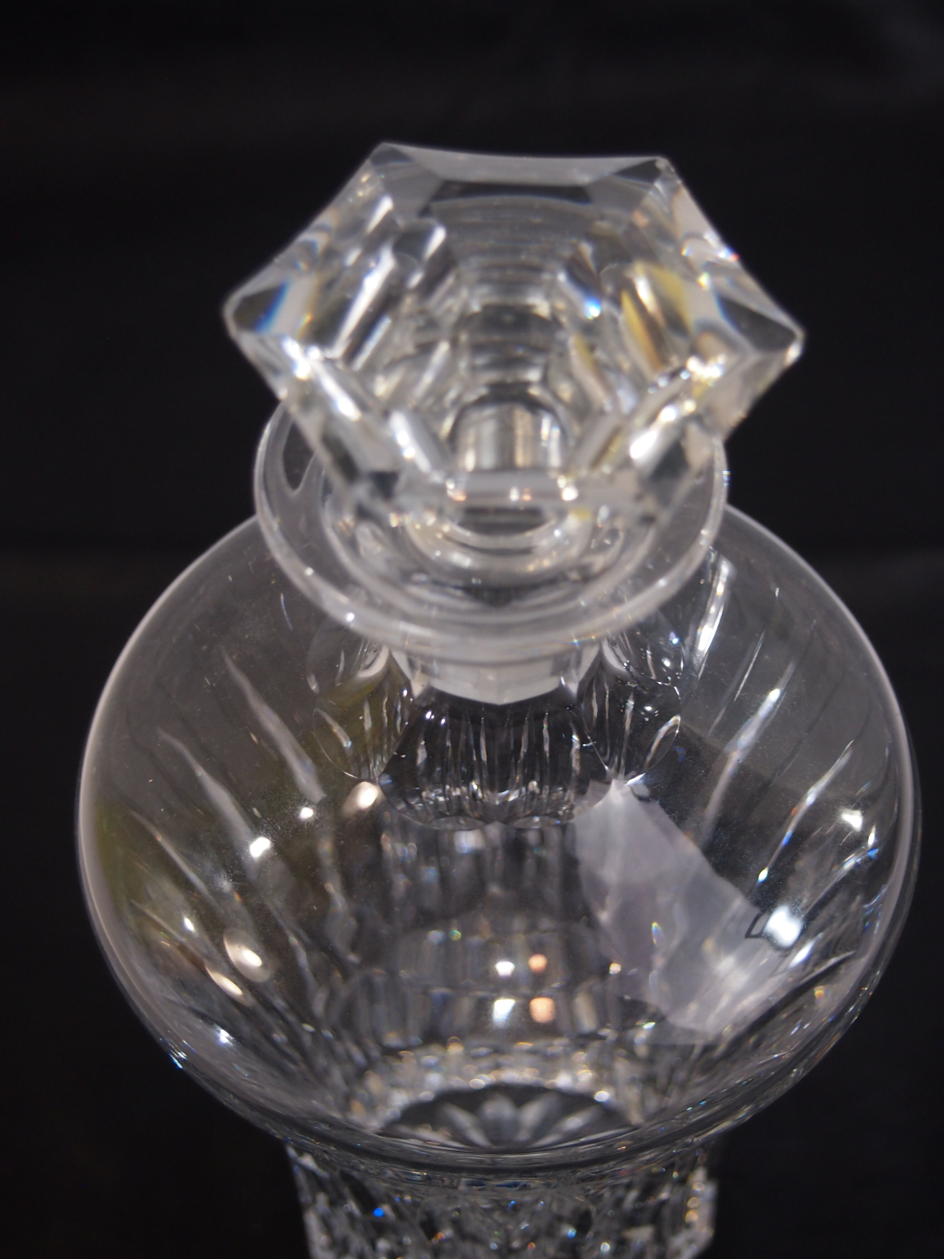 Ancient carafe with its cut crystal bouchon