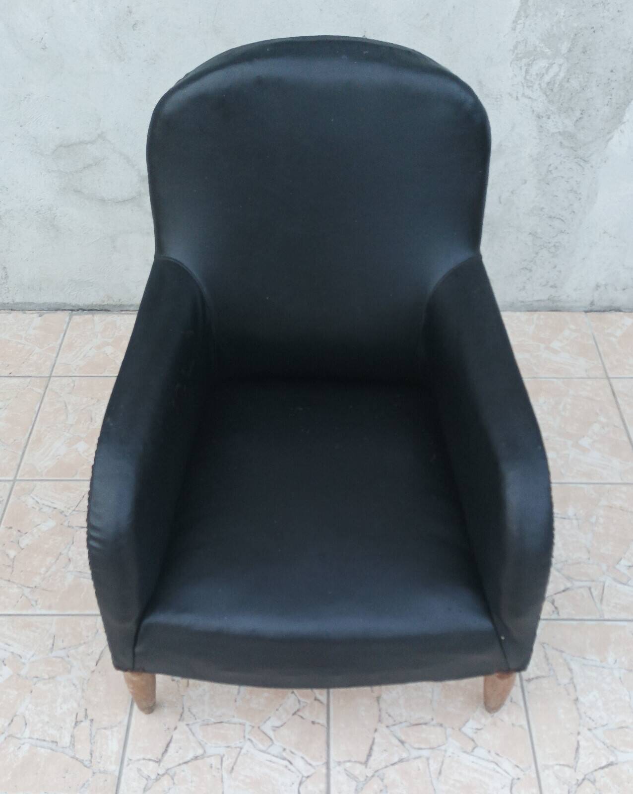 Art Deco armchair in leather