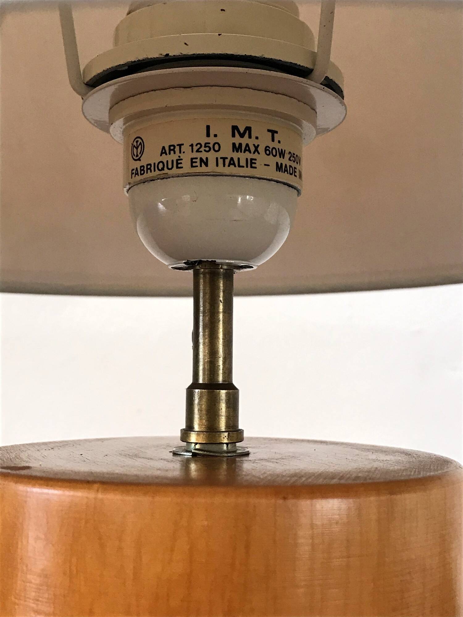 Vintage lamp in solid elm Italy 80s