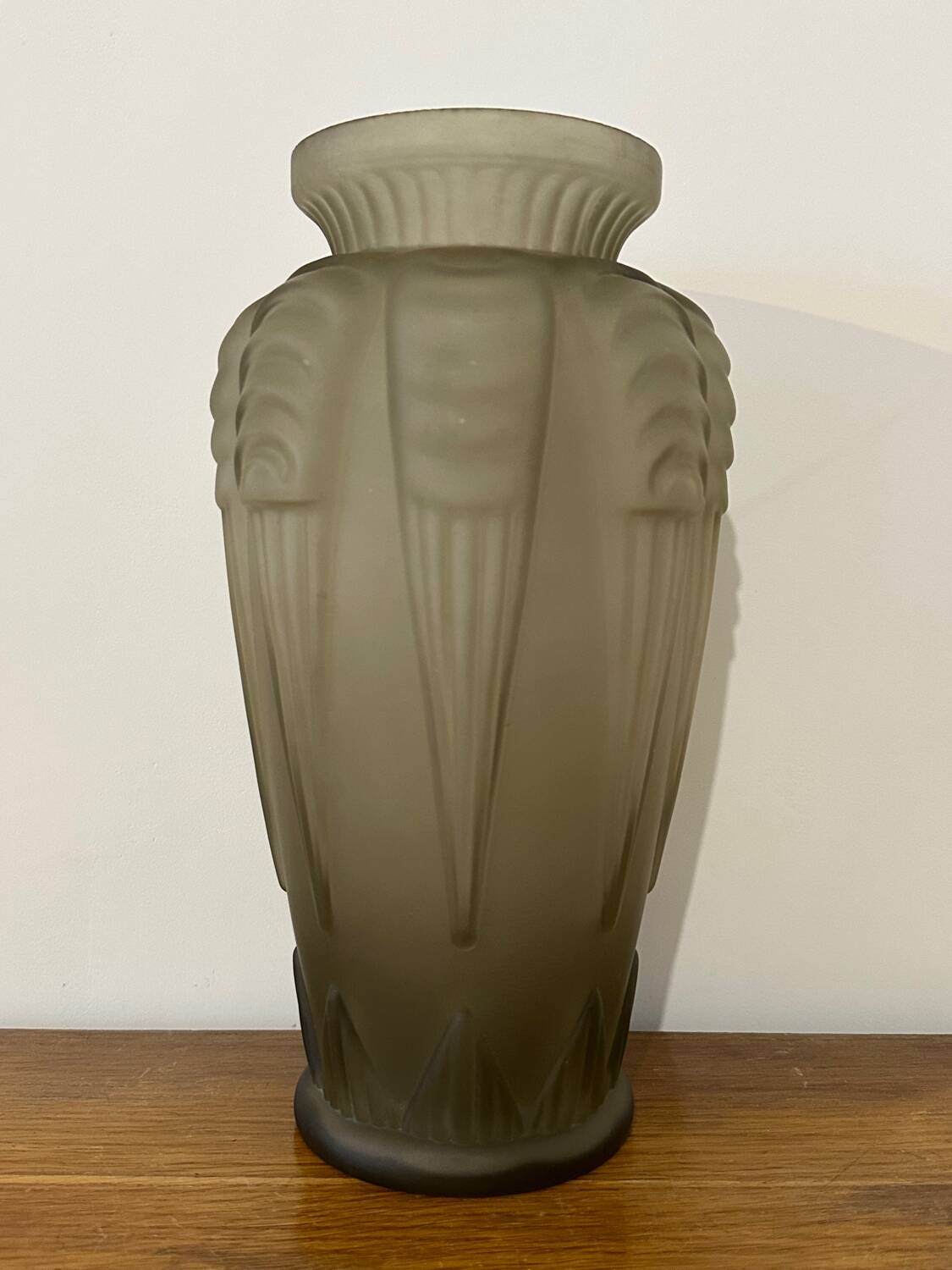 Art deco vase signed Espaivet France vintage