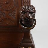 Banc à dossier haut en chêne sculpté de style gothique, France XVIIIe siècle