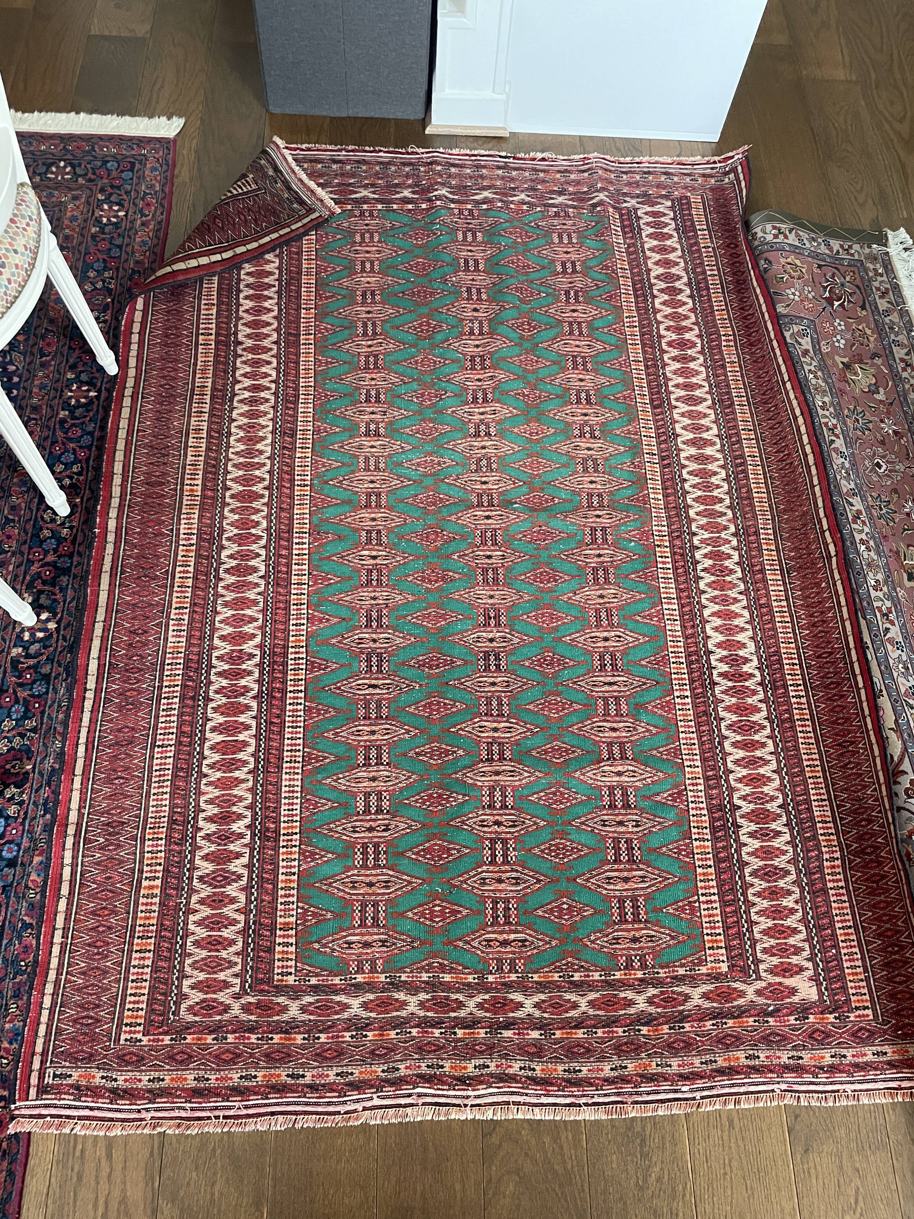 Vintage handmade Turkmen carpet in wool – around 1950 – 185 × 135 cm