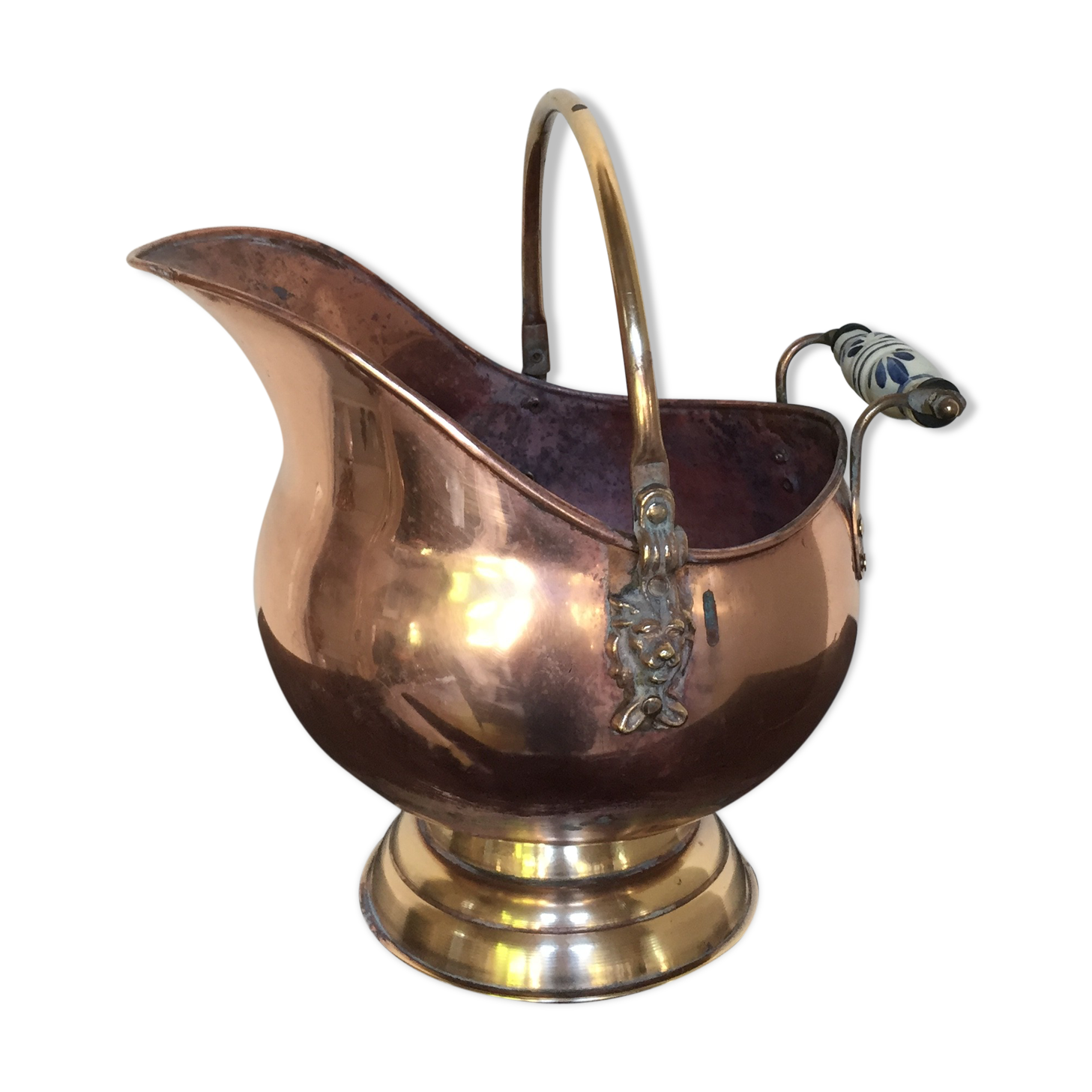 Ancient pink copper pot cover and porcelain handle