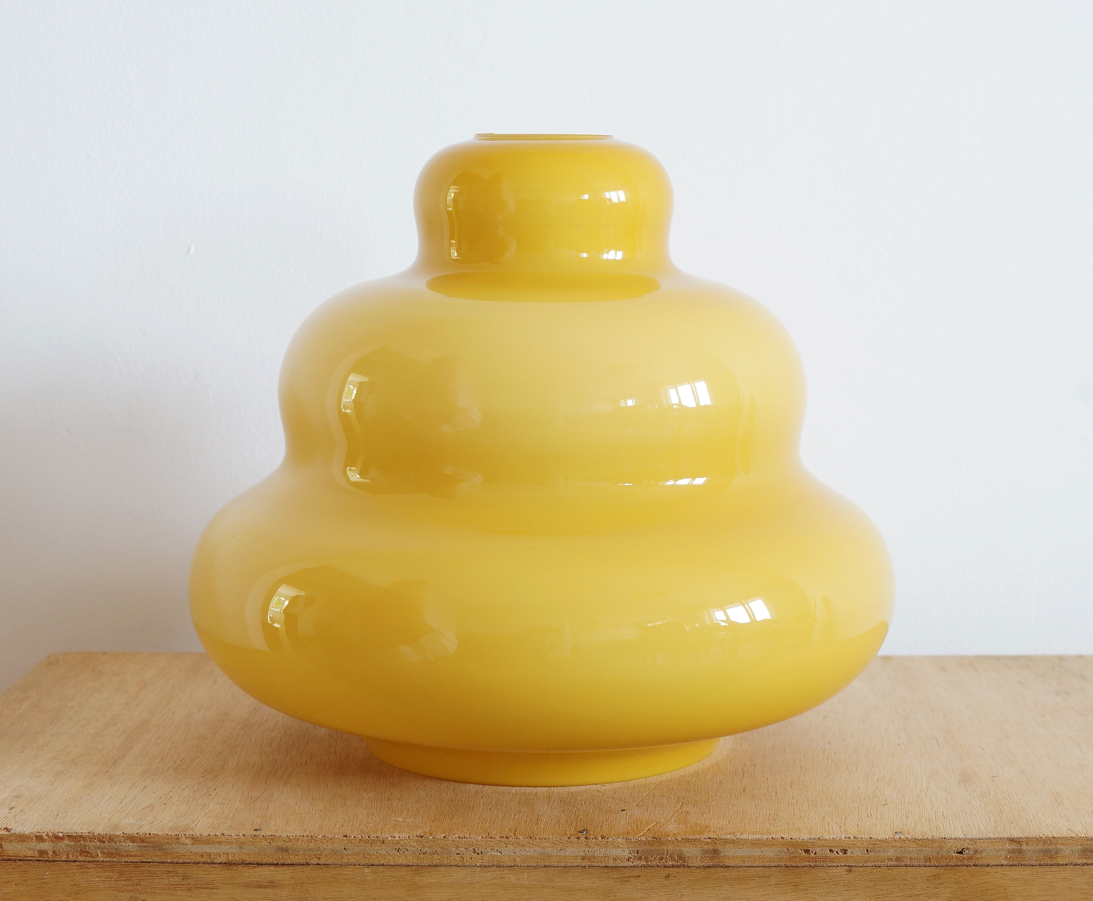 Ceiling lamp in yellow opaline 70s
