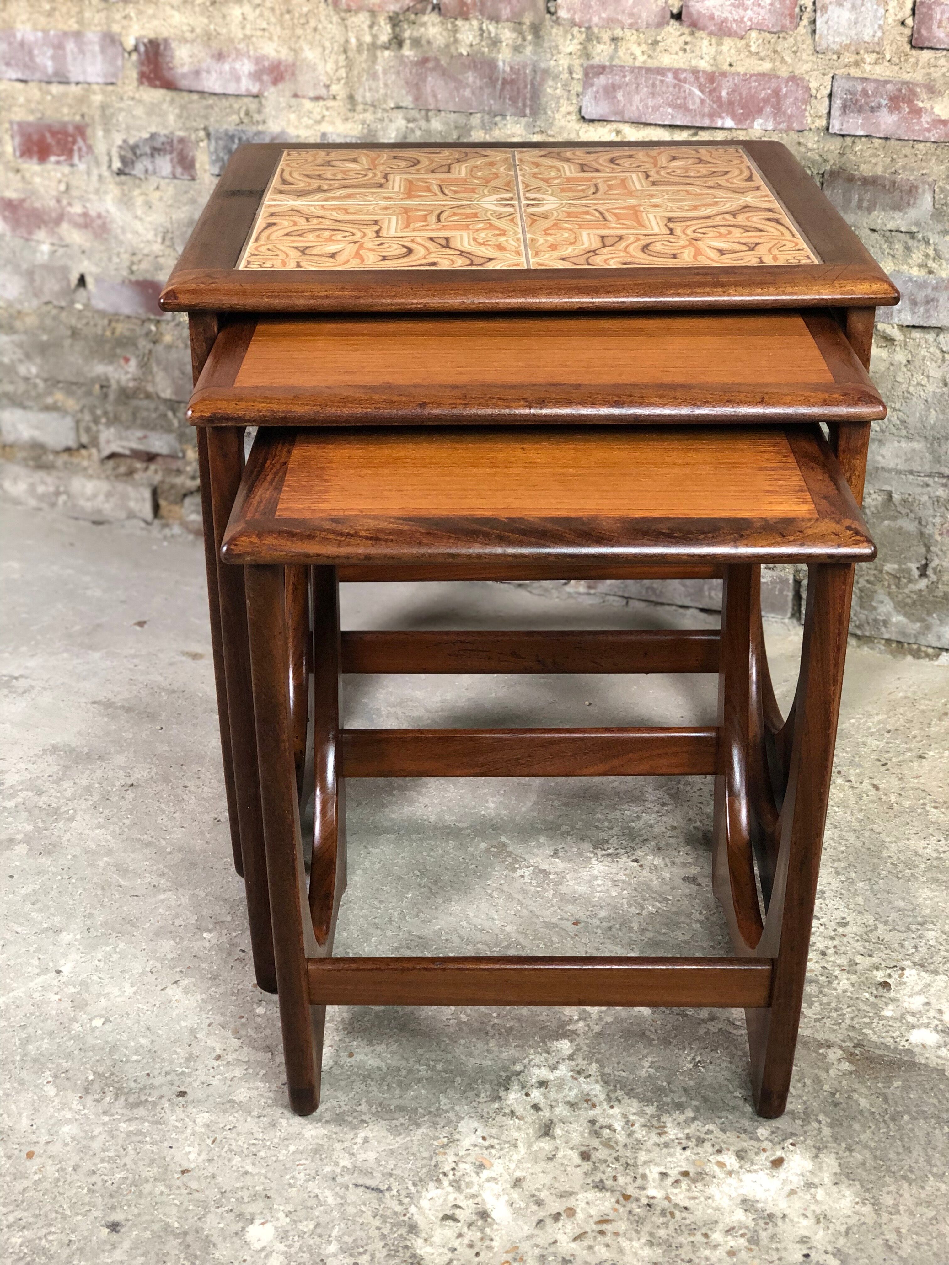 Trundle table in teak and stoneware, g-plan 1960