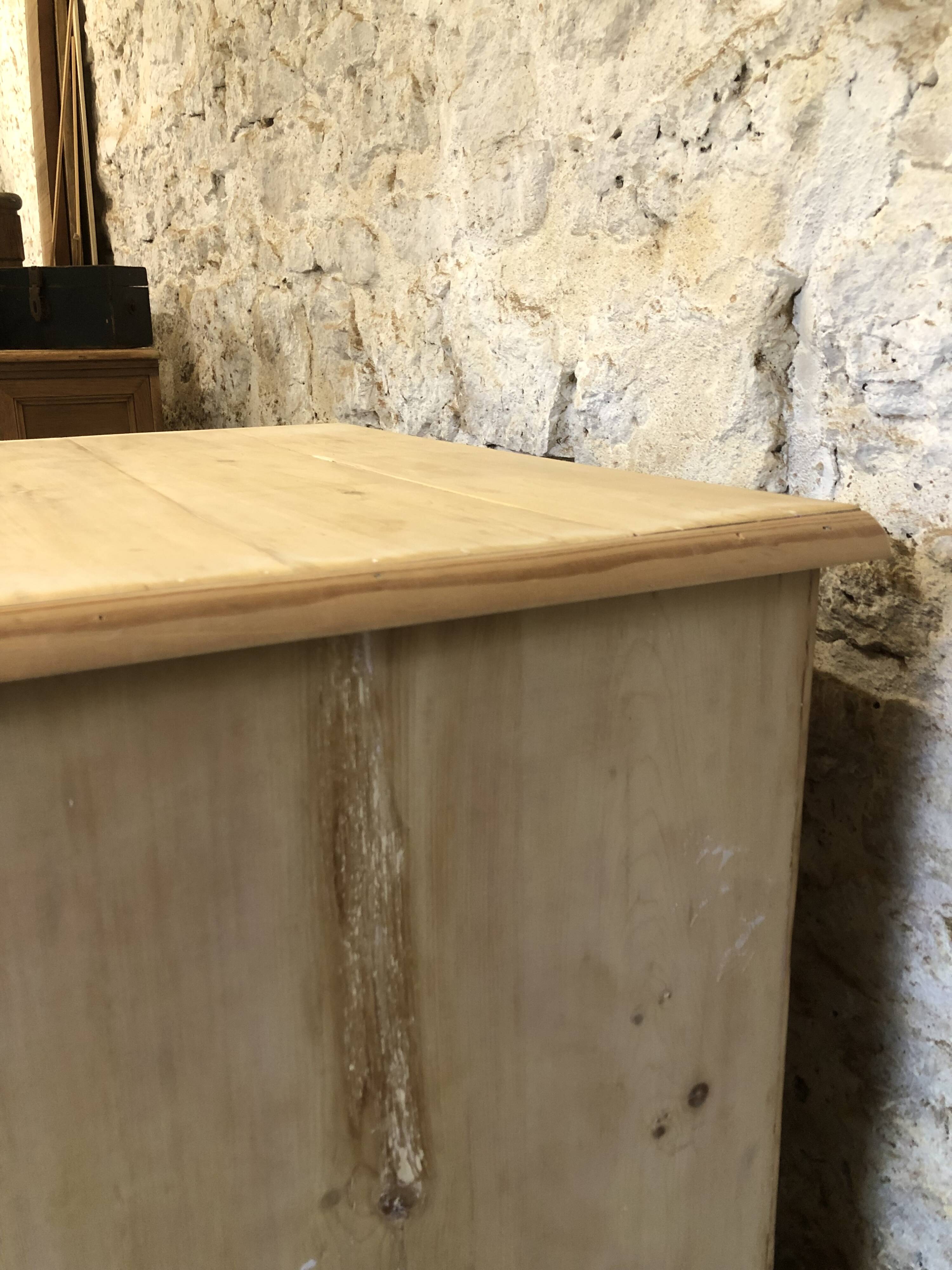 English chest of drawers