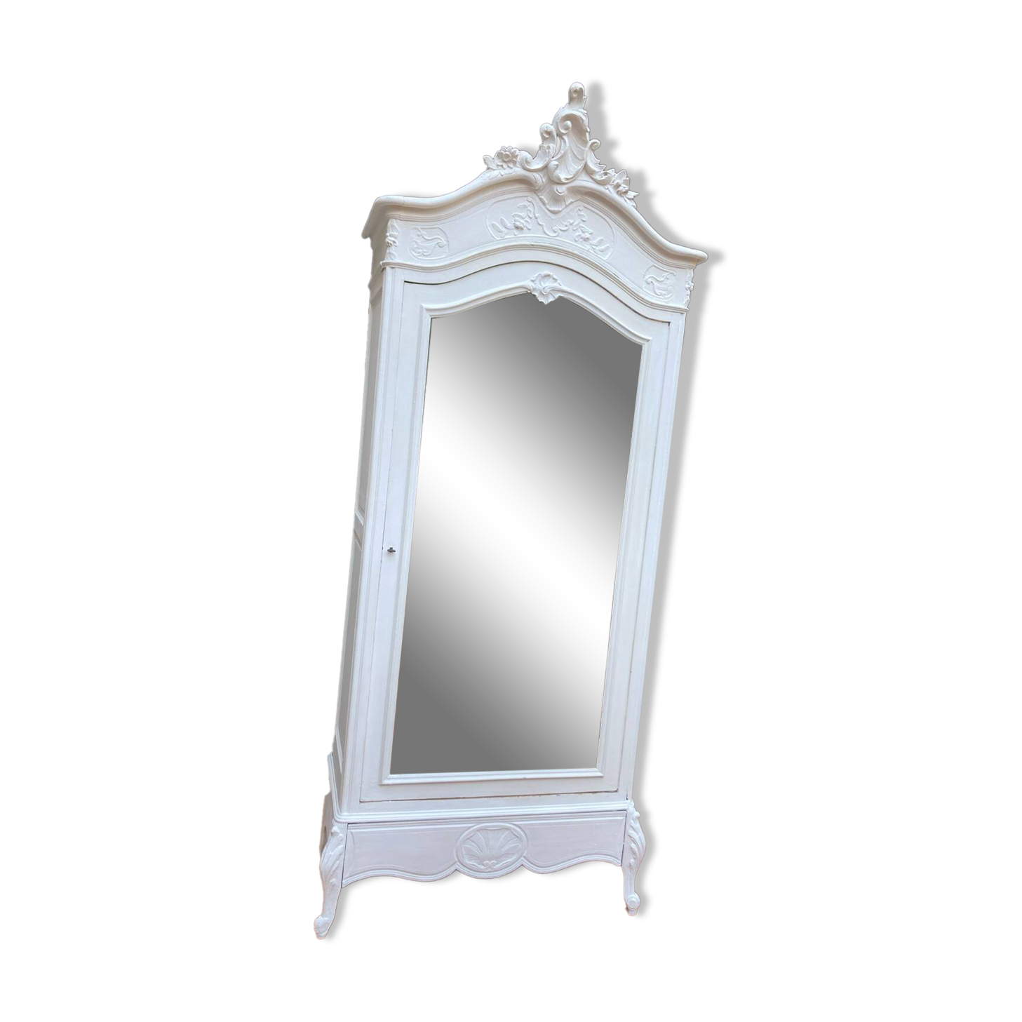 Bonnetiere old wardrobe