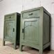 Ensemble de 2 tables de chevet vintage vert menthe avec plateau en marbre