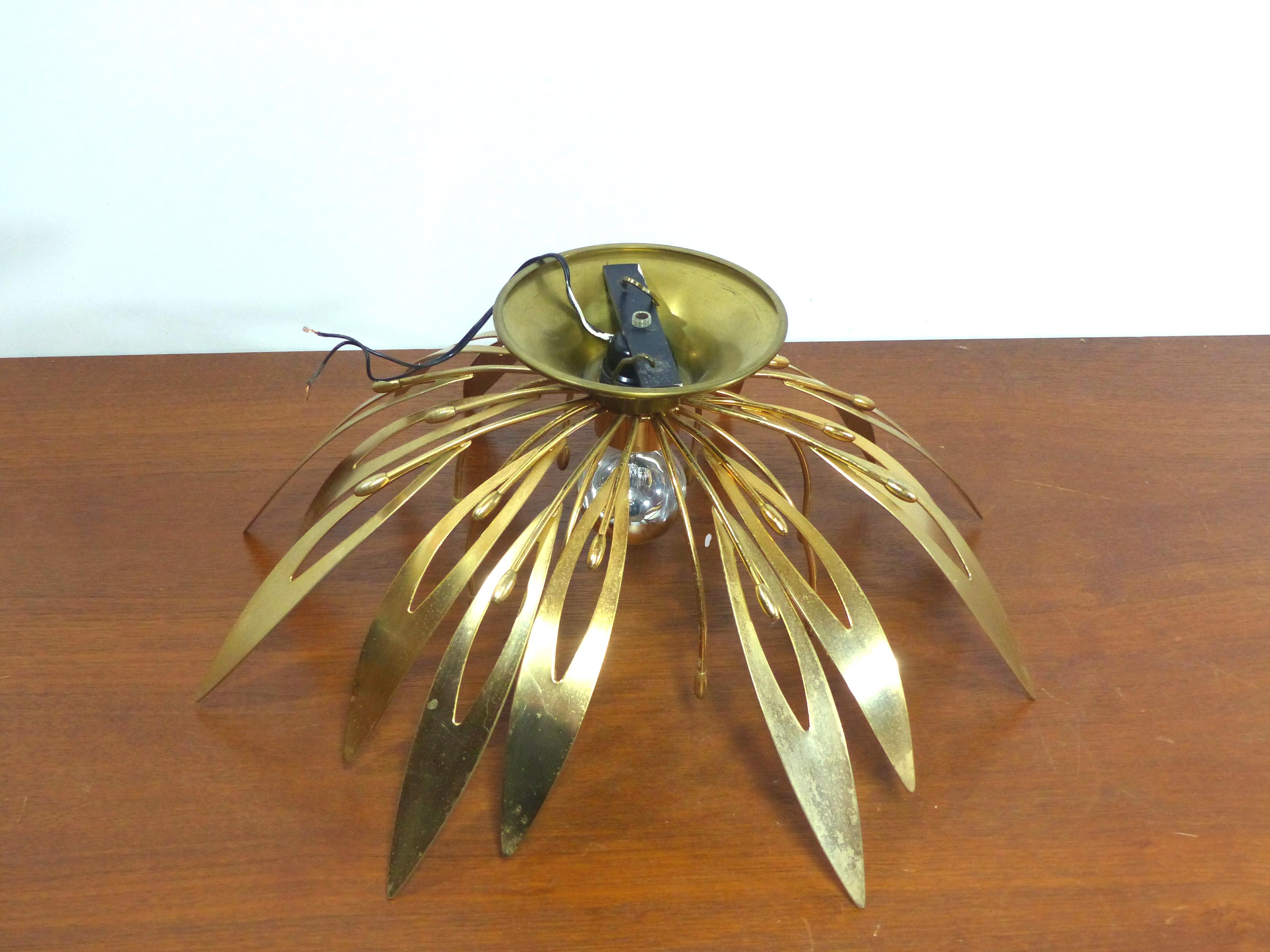 Paire d'appliques fleurs dorées 1970