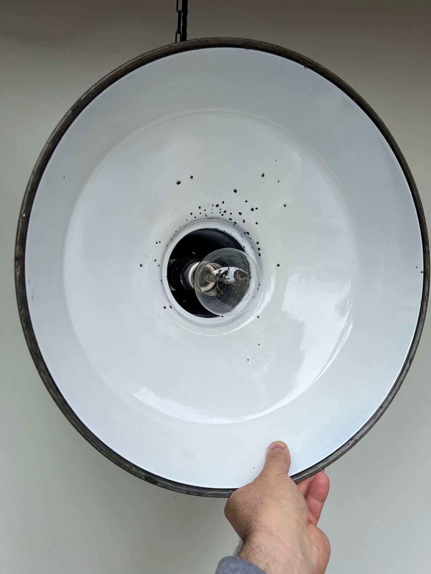 old LAMP SUSPENSION sheet metal enamelled color BLACK, white enamel inside Ø42cm