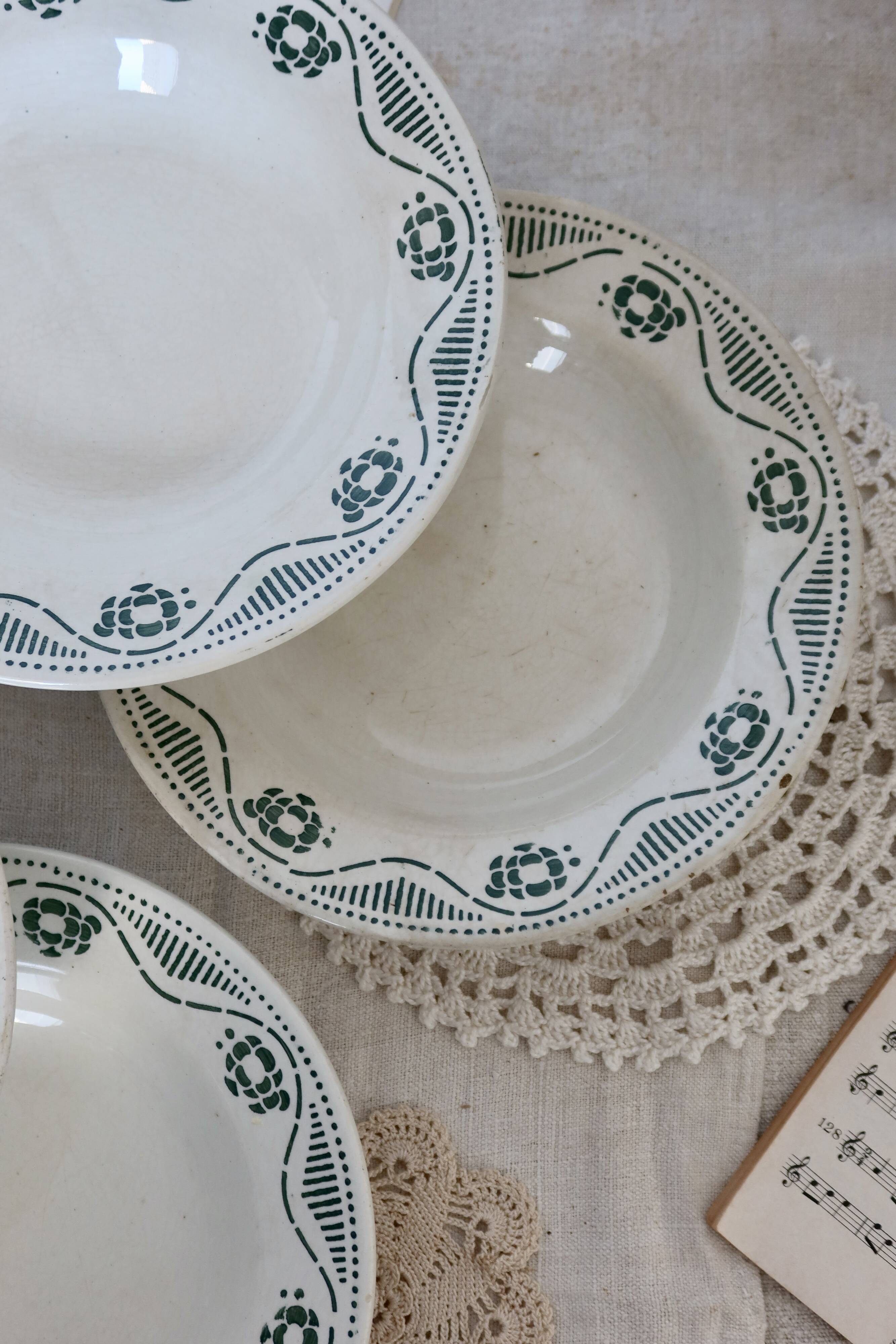 6 deep iron earth plates Nouvelles Galeries Ennegé Paris Robert model 1930s