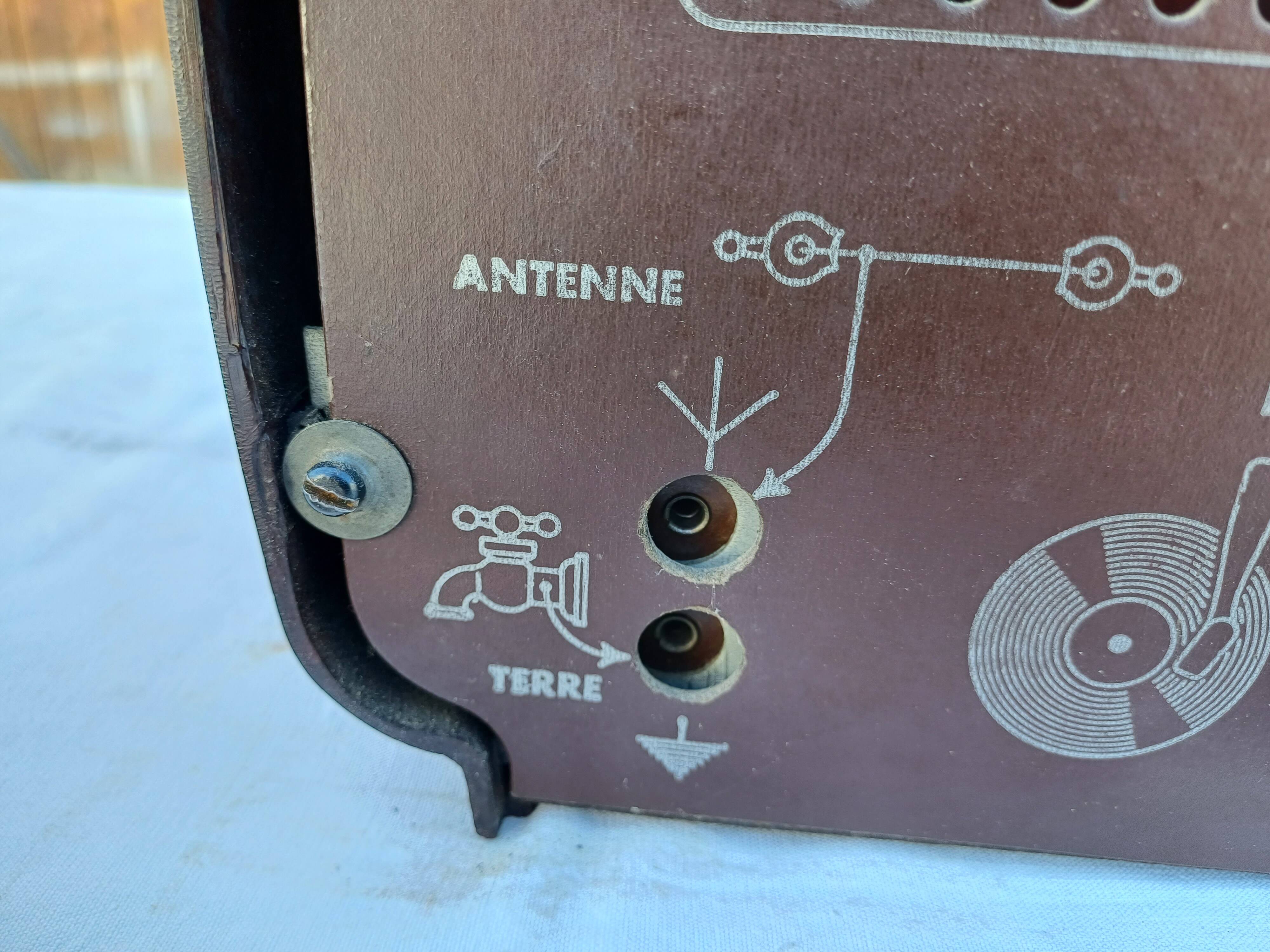 Radio Bakelite Sonora Excellence 302