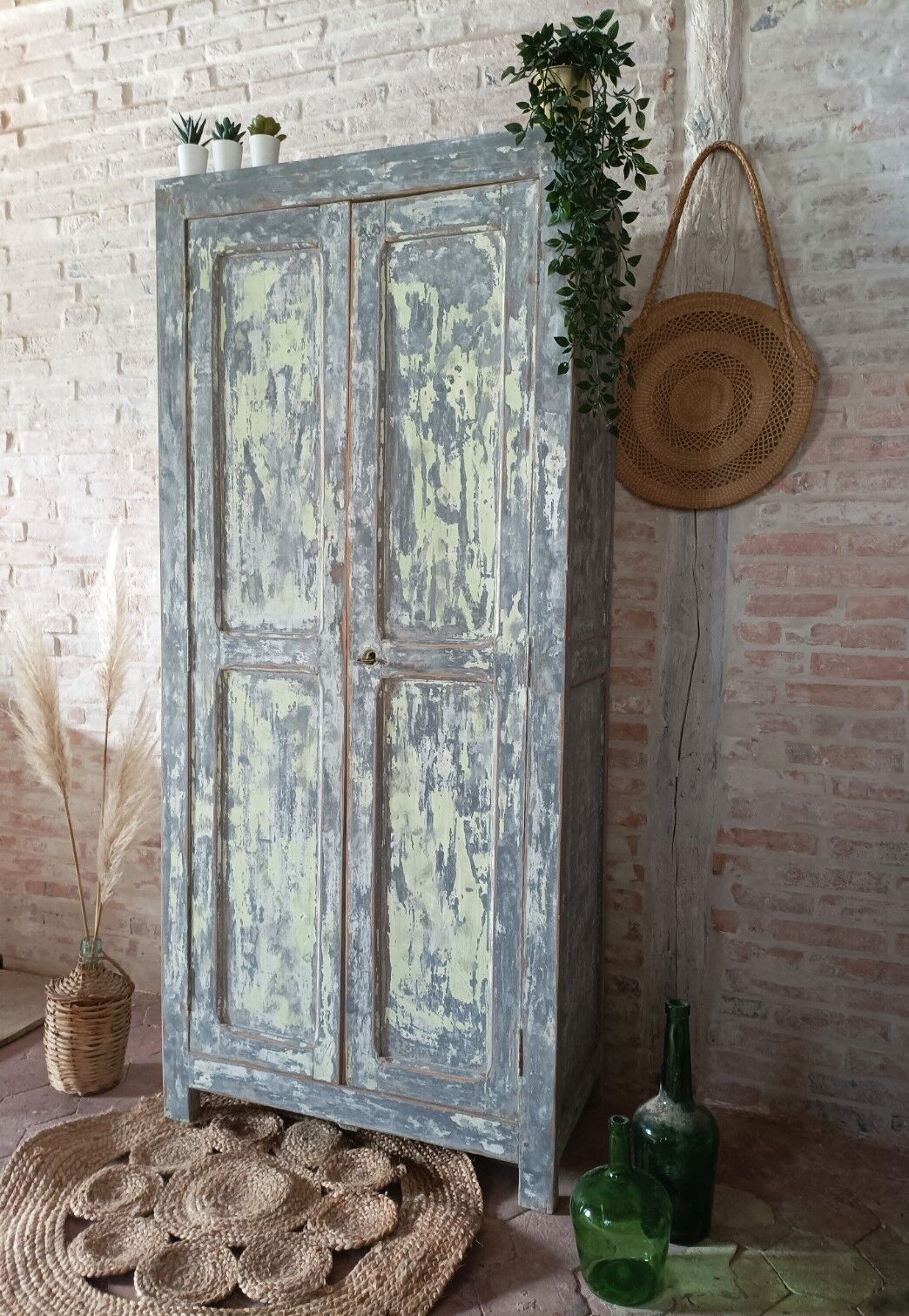 Armoire parisienne