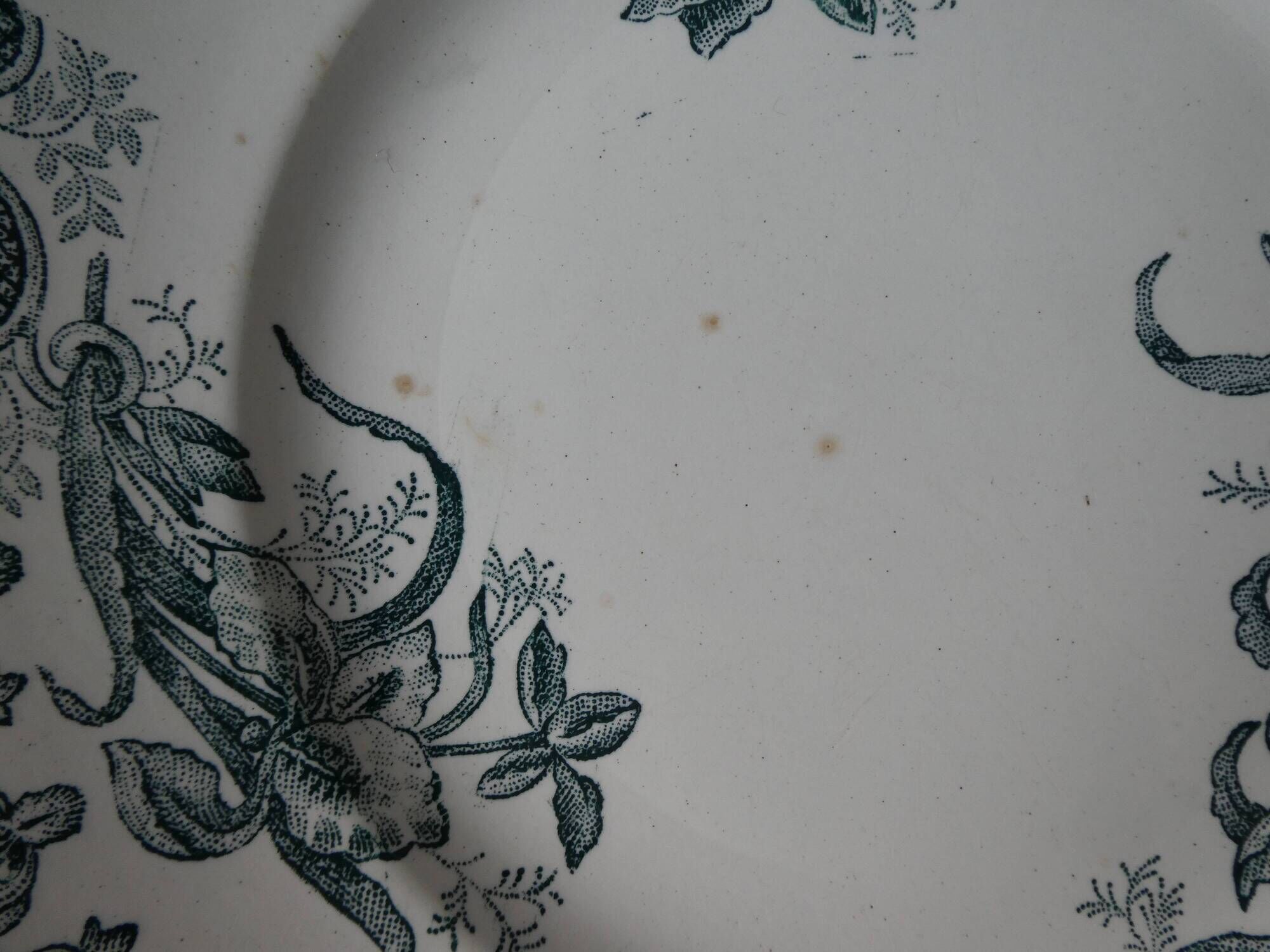 Lot of 6 flat plates Saint Amand Amand in Amandinoise, décor Iris, 1900