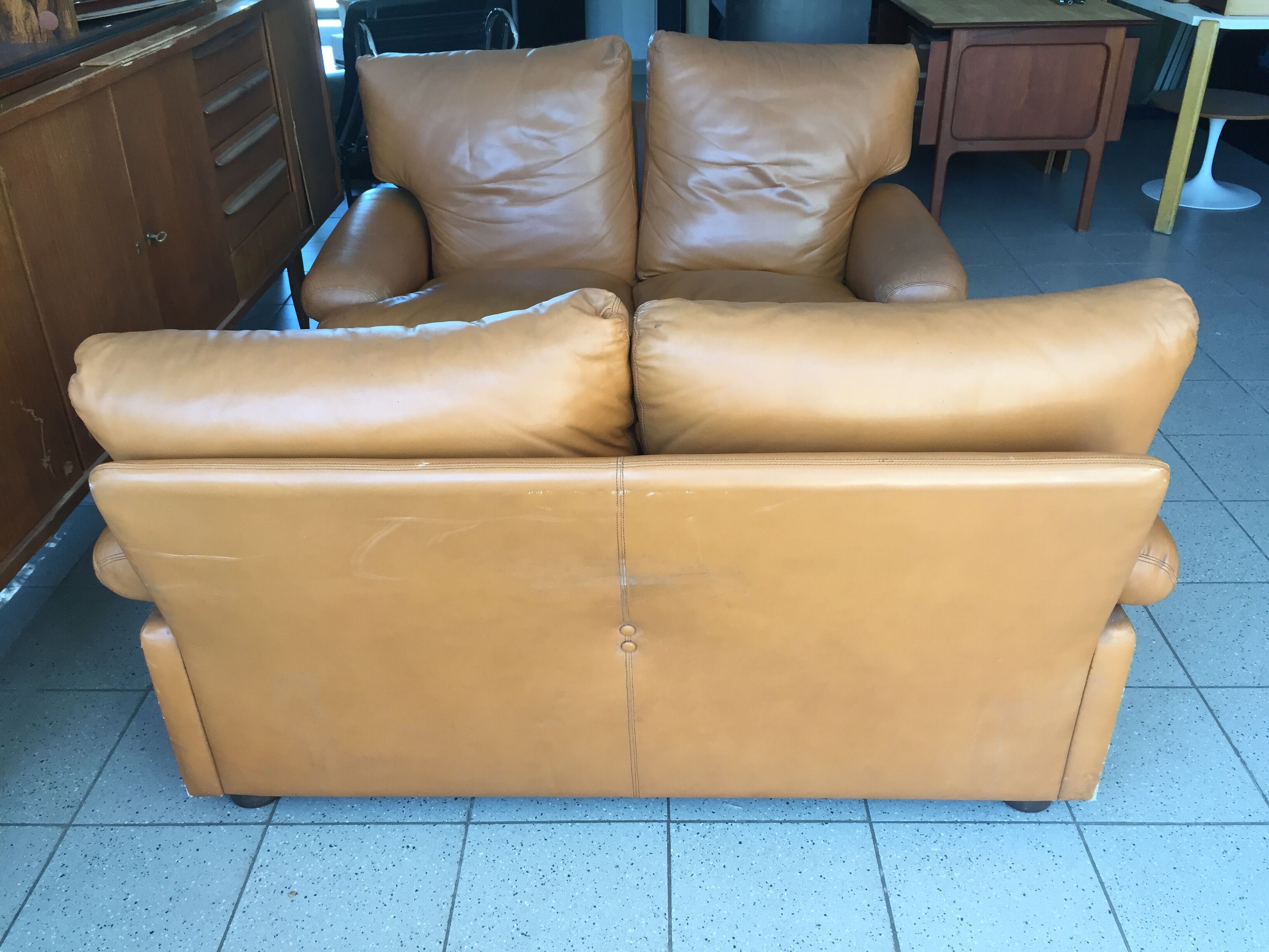 Pair of 2-seater fawn leather sofas Brunati Italian Design 1980