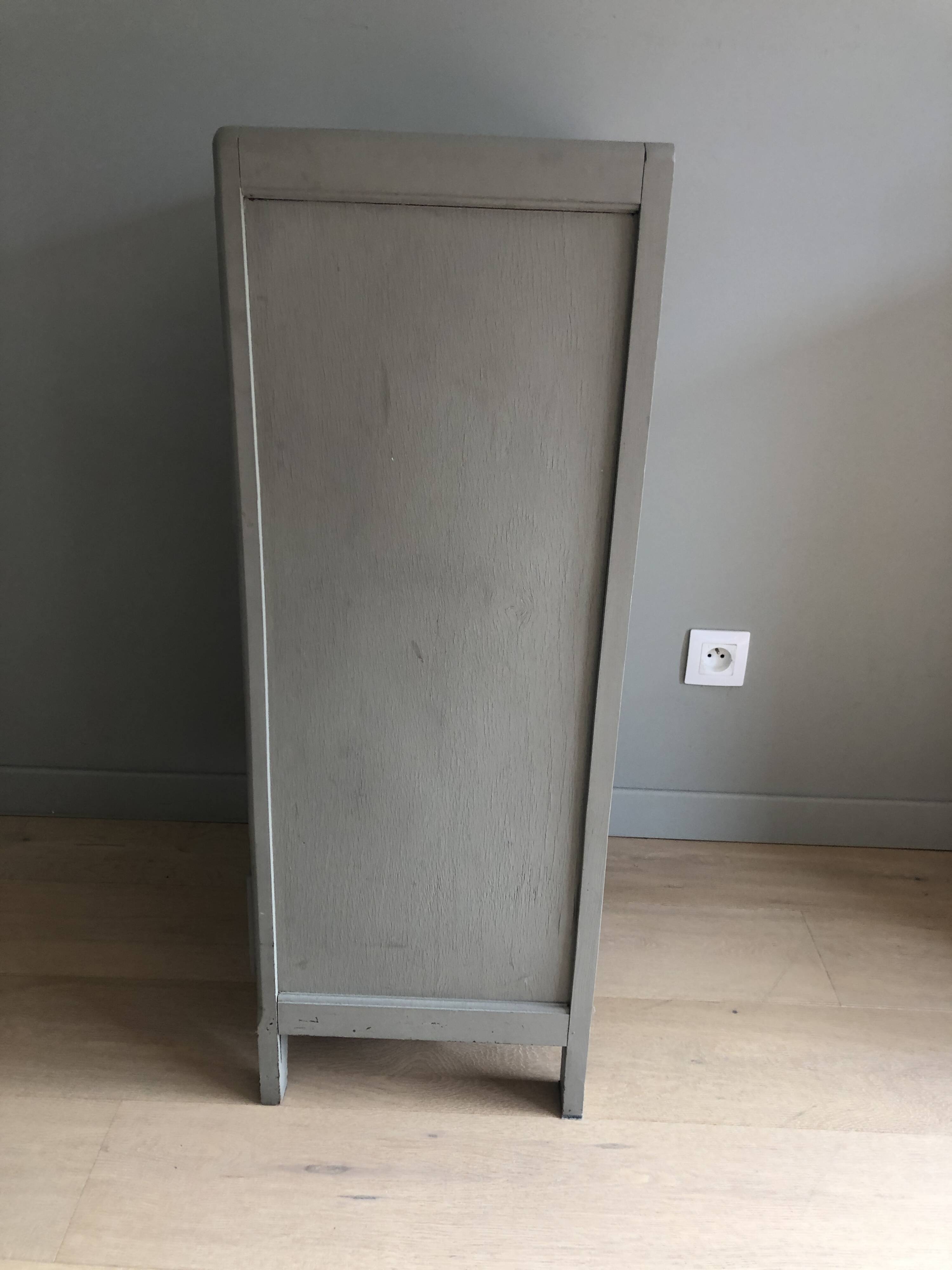 Vintage chest of drawers in painted wood